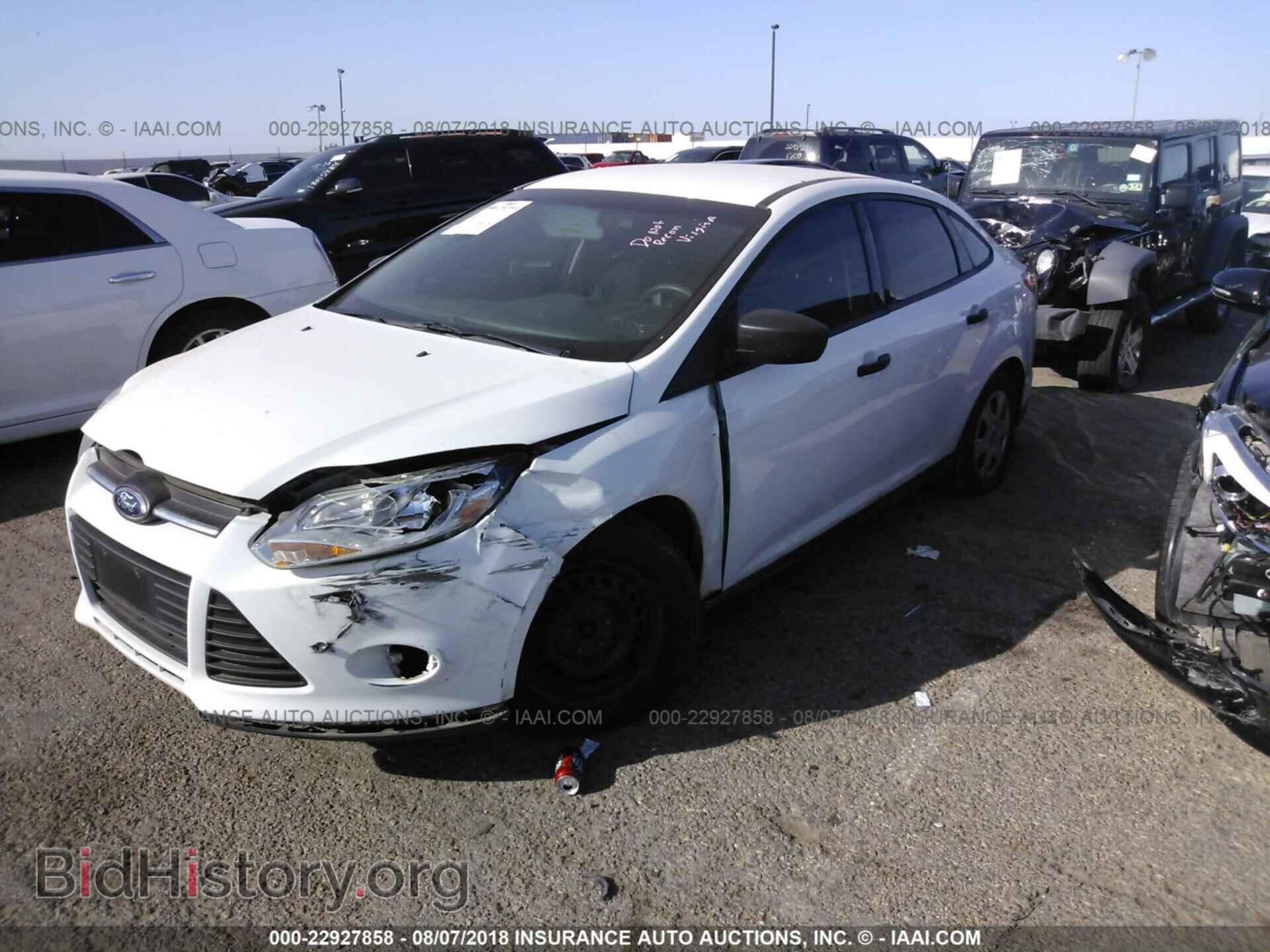 2013 Ford Focus - VIN: 1FADP3E29DL283937 - Photo 2