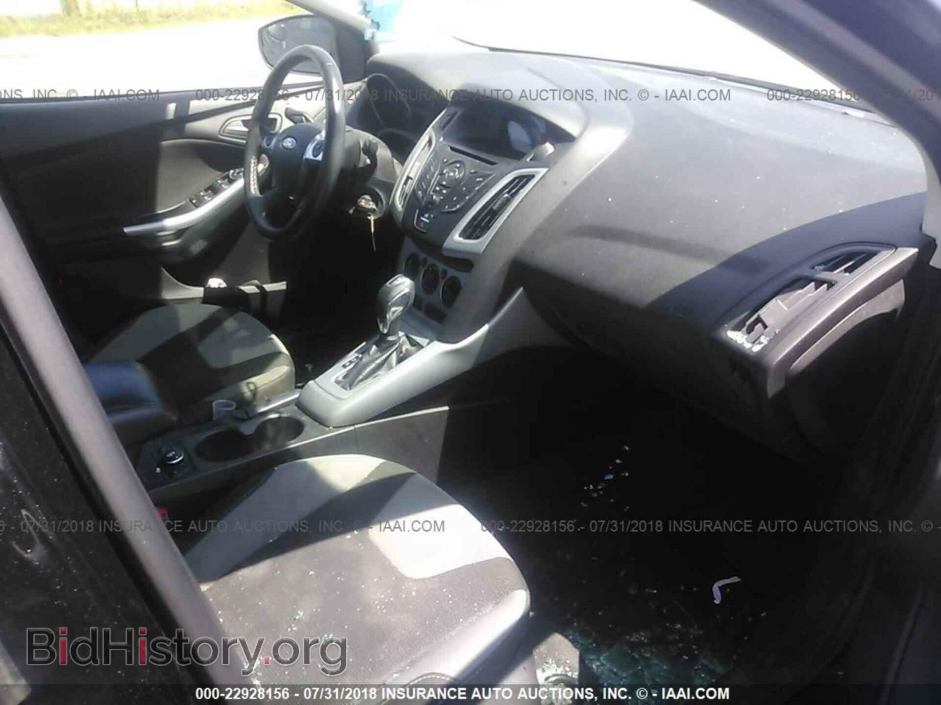 2012 Ford Focus - VIN: 1FAHP3F28CL398897 - Photo 5