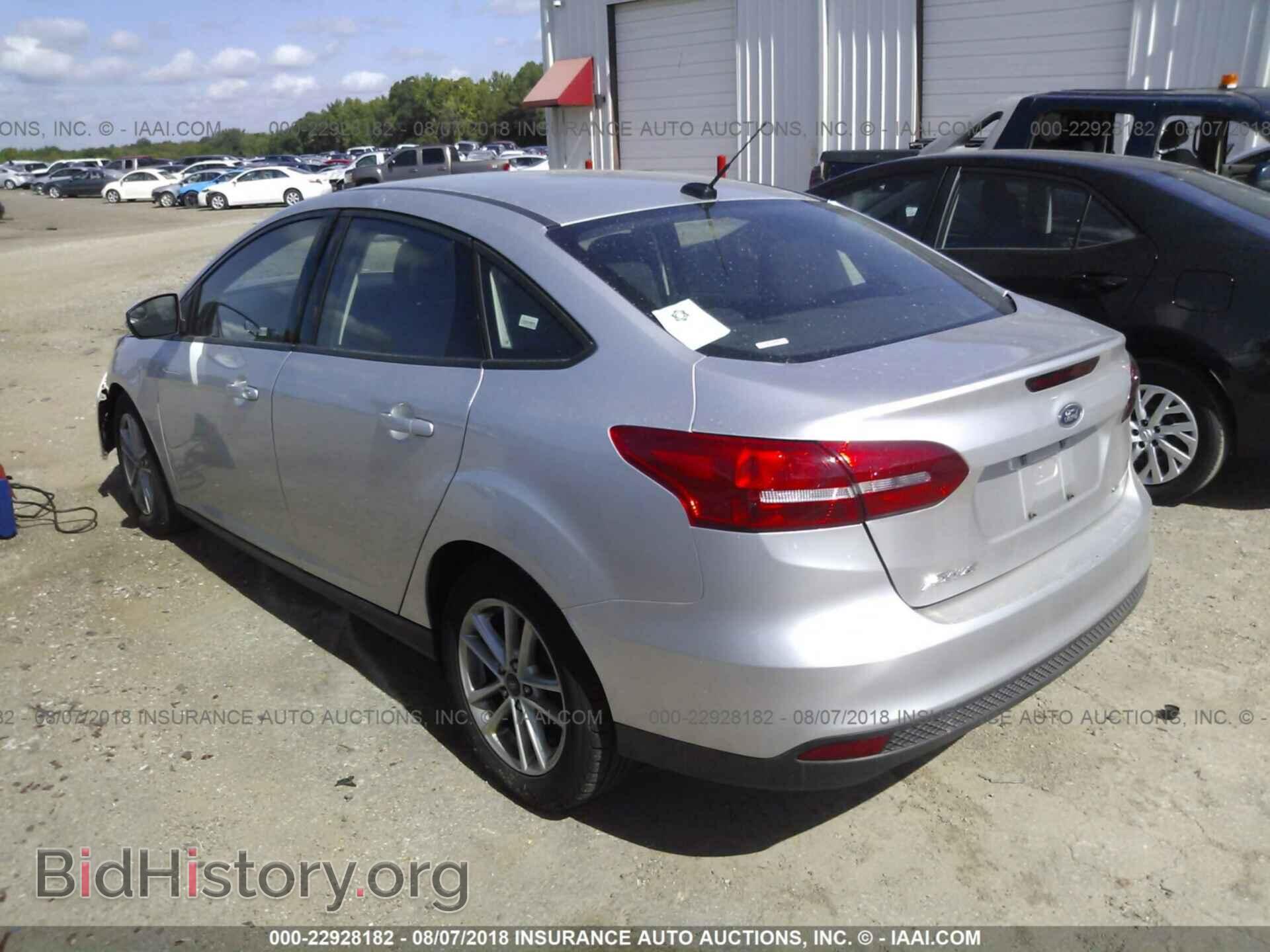 2017 Ford Focus - VIN: 1FADP3F2XHL286298 - Фото 3