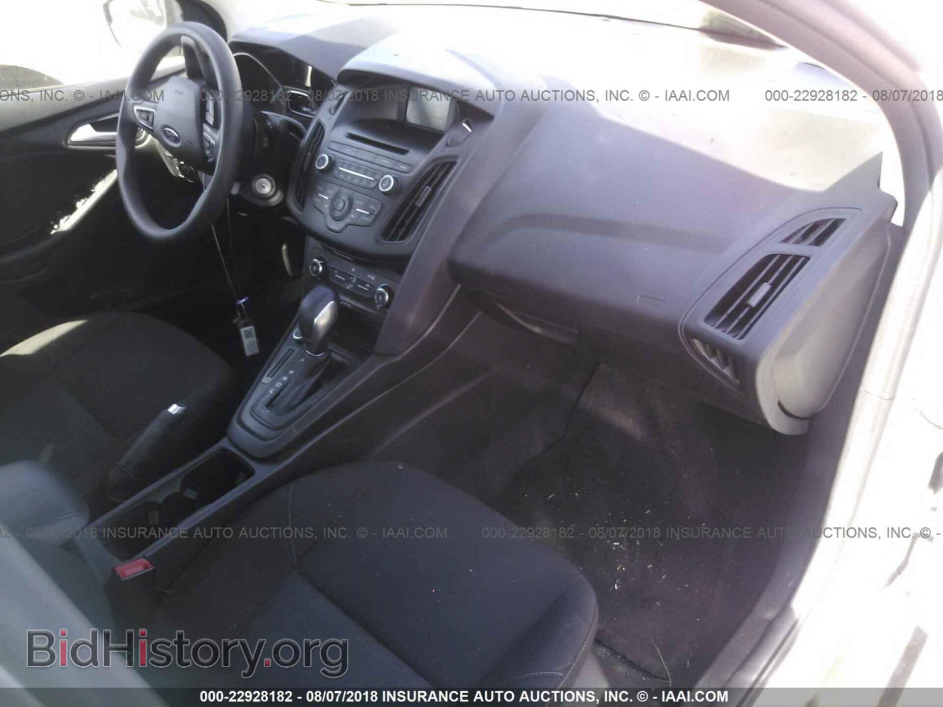 2017 Ford Focus - VIN: 1FADP3F2XHL286298 - Фото 5