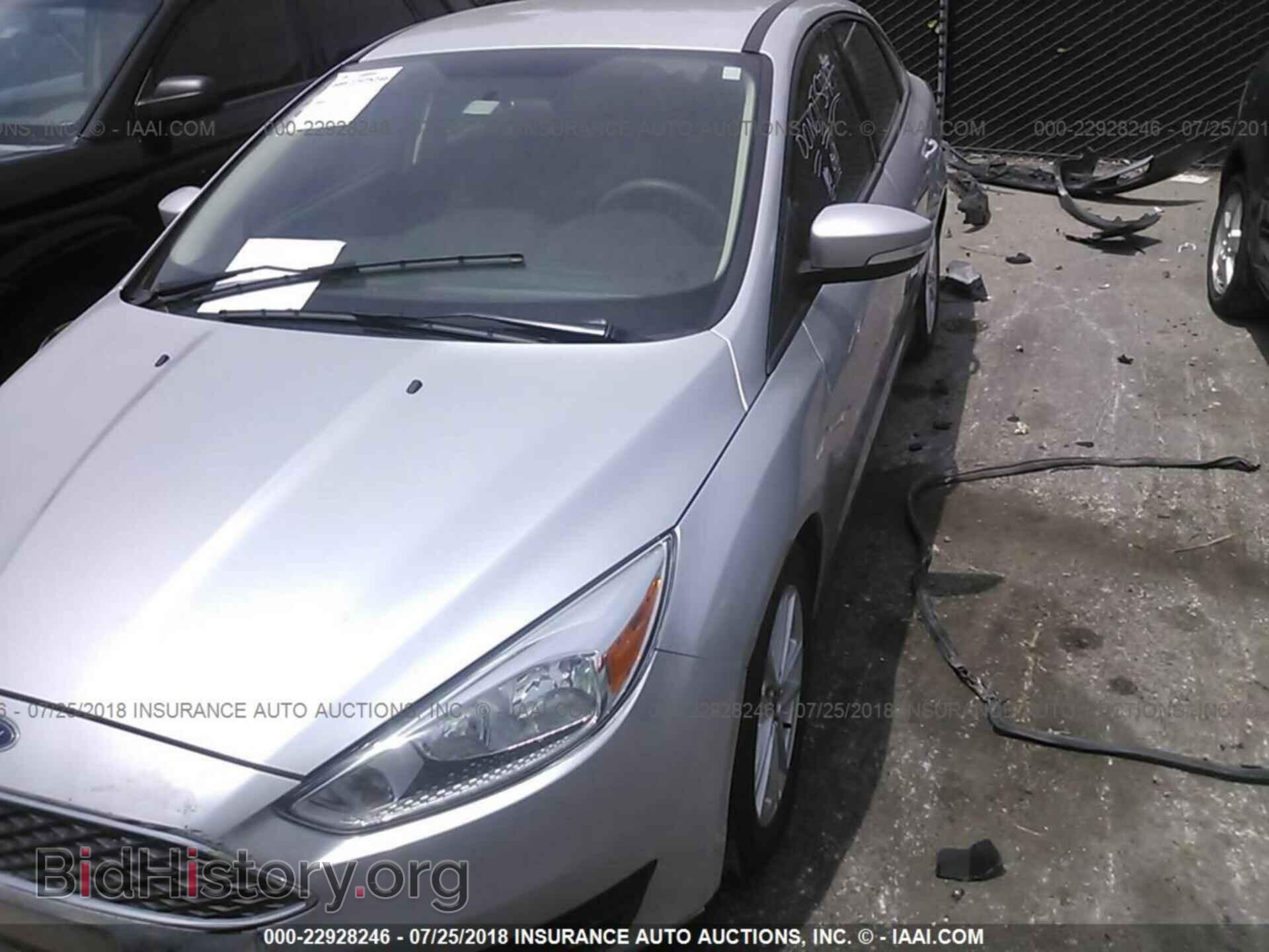 2016 Ford Focus - VIN: 1FADP3F28GL247515 - Photo 2