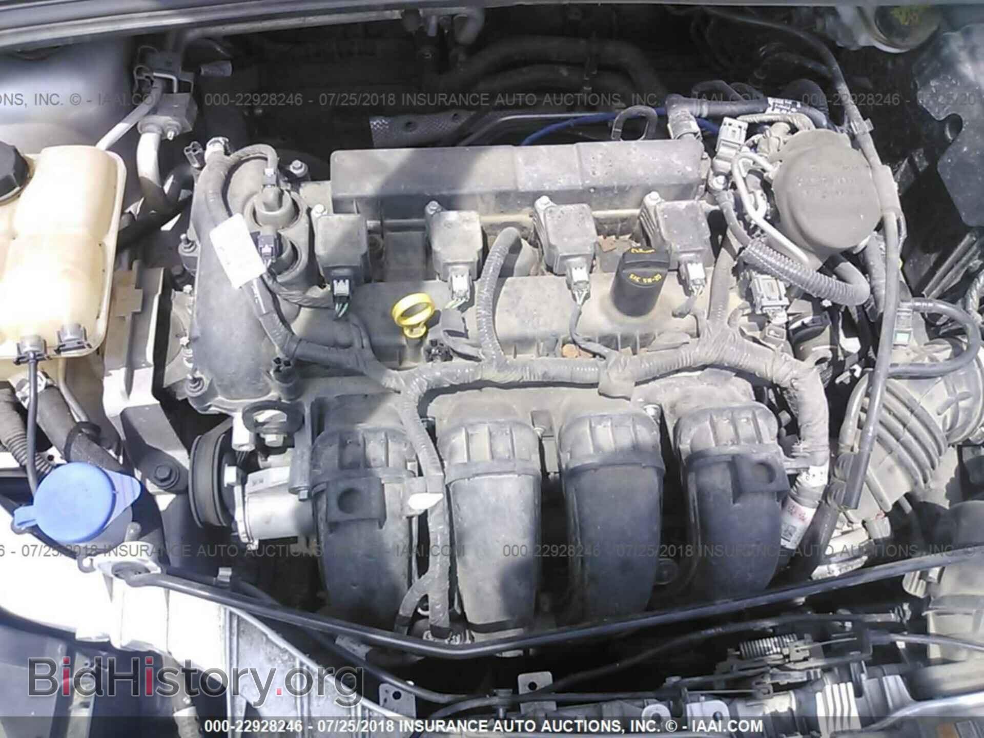 2016 Ford Focus - VIN: 1FADP3F28GL247515 - Photo 10