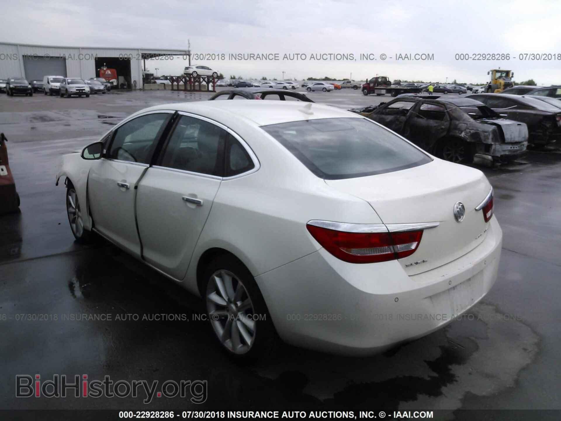 2014 Buick Verano - VIN: 1G4PR5SK4E4170390 - Photo 3