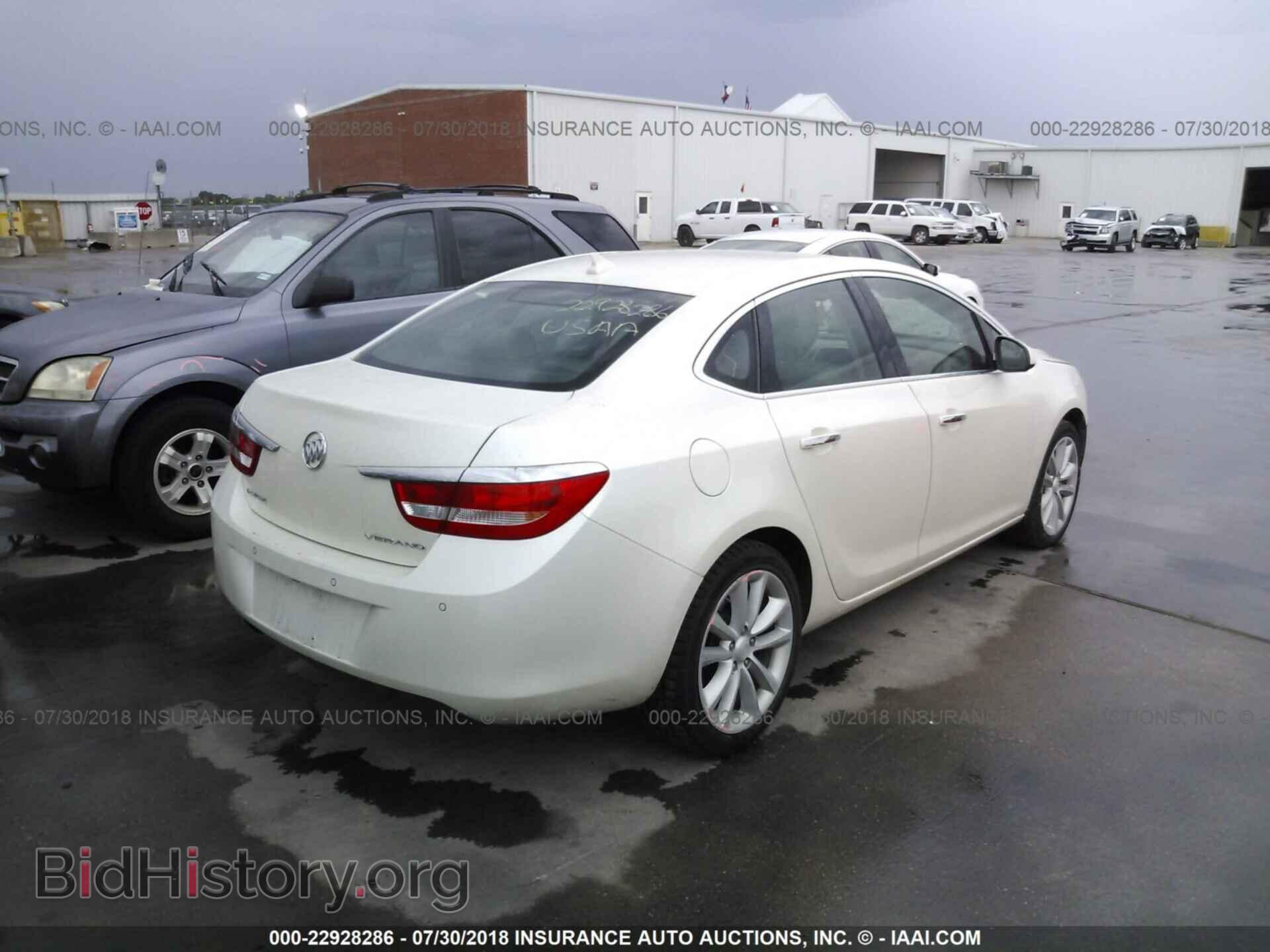 2014 Buick Verano - VIN: 1G4PR5SK4E4170390 - Photo 4