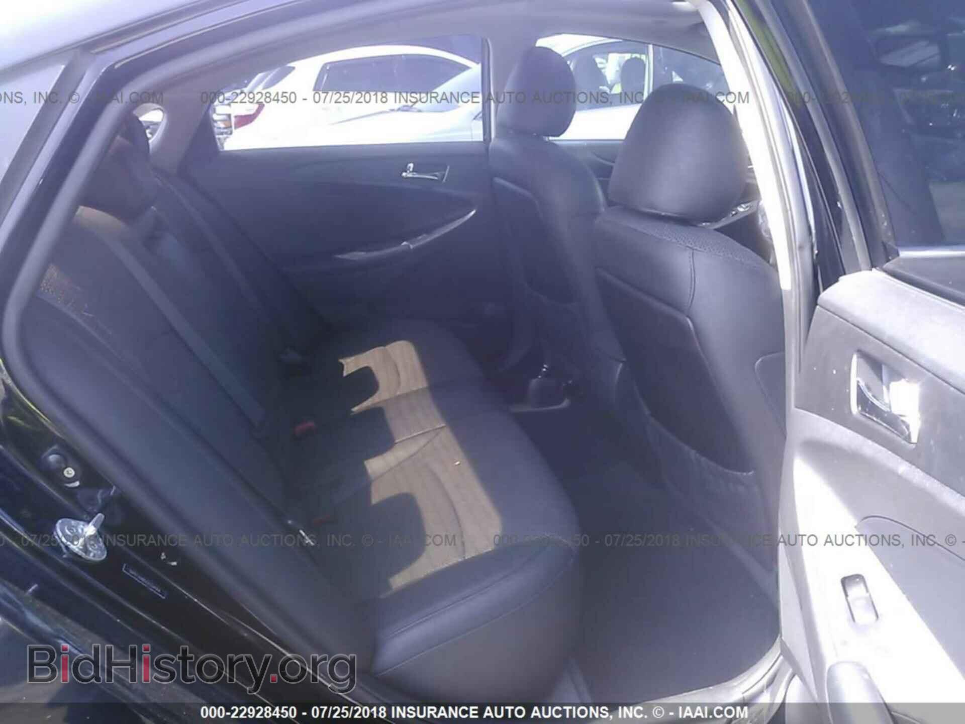 2012 Hyundai Sonata - VIN: 5NPEC4AB5CH334164 - Photo 8