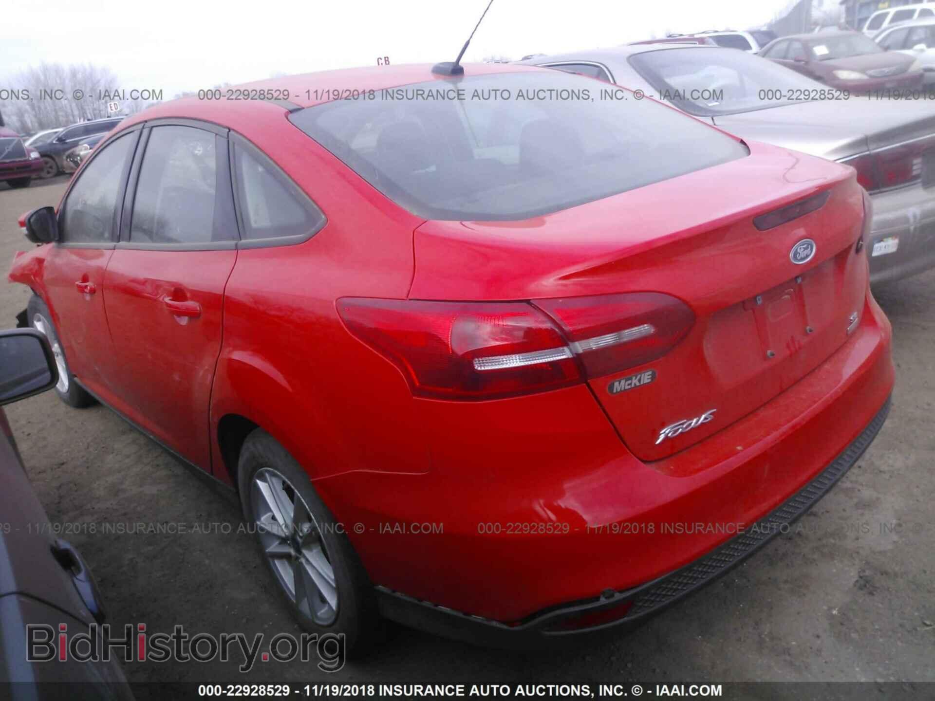 2017 Ford Focus - VIN: 1FADP3FE6HL308209 - Фото 3