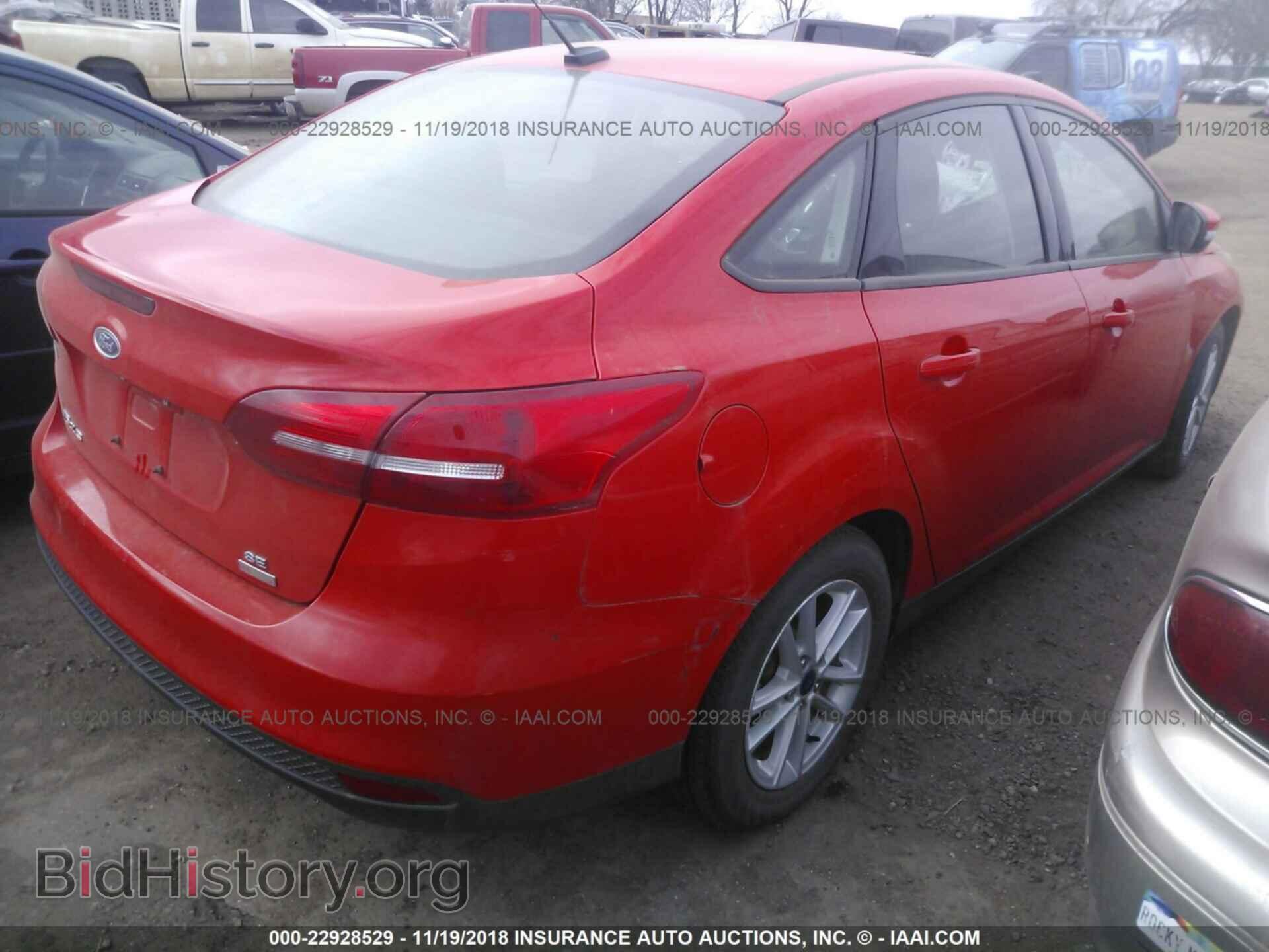 2017 Ford Focus - VIN: 1FADP3FE6HL308209 - Фото 4