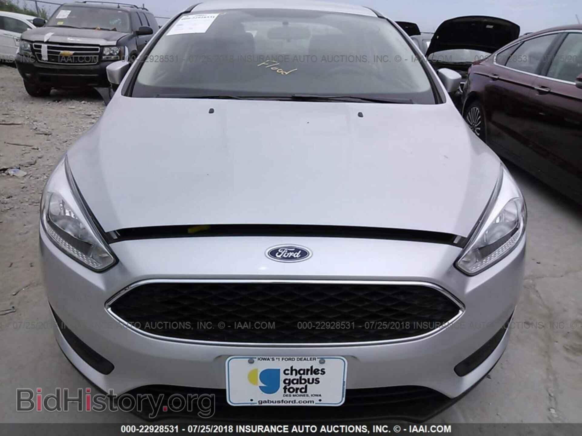 2016 Ford Focus - VIN: 1FADP3F27GL305467 - Photo 6