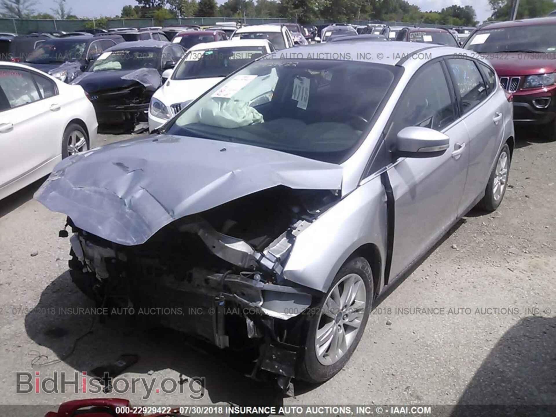 2012 Ford Focus - VIN: 1FAHP3M20CL104749 - Photo 2