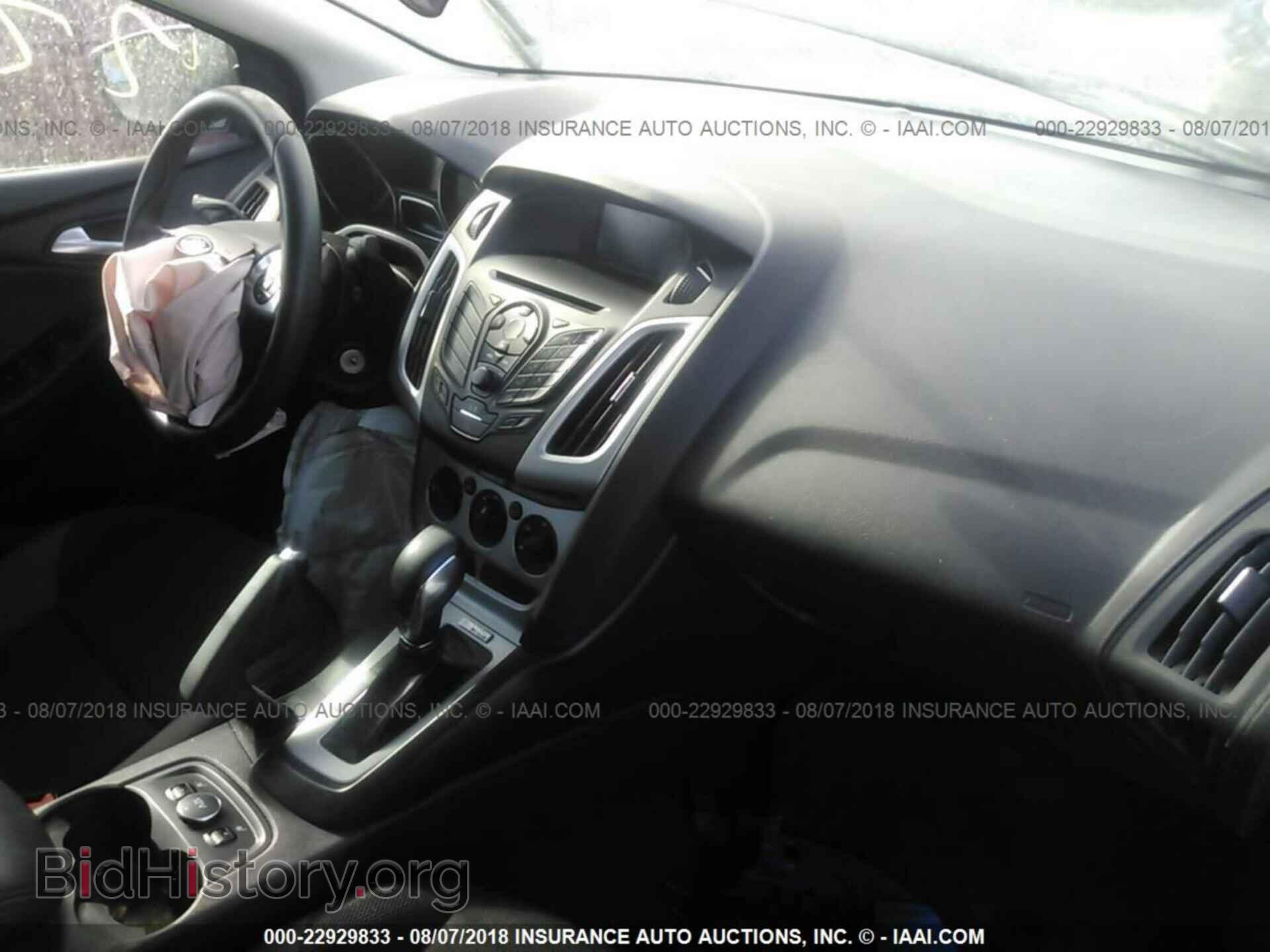 2014 Ford Focus - VIN: 1FADP3F22EL412066 - Photo 5