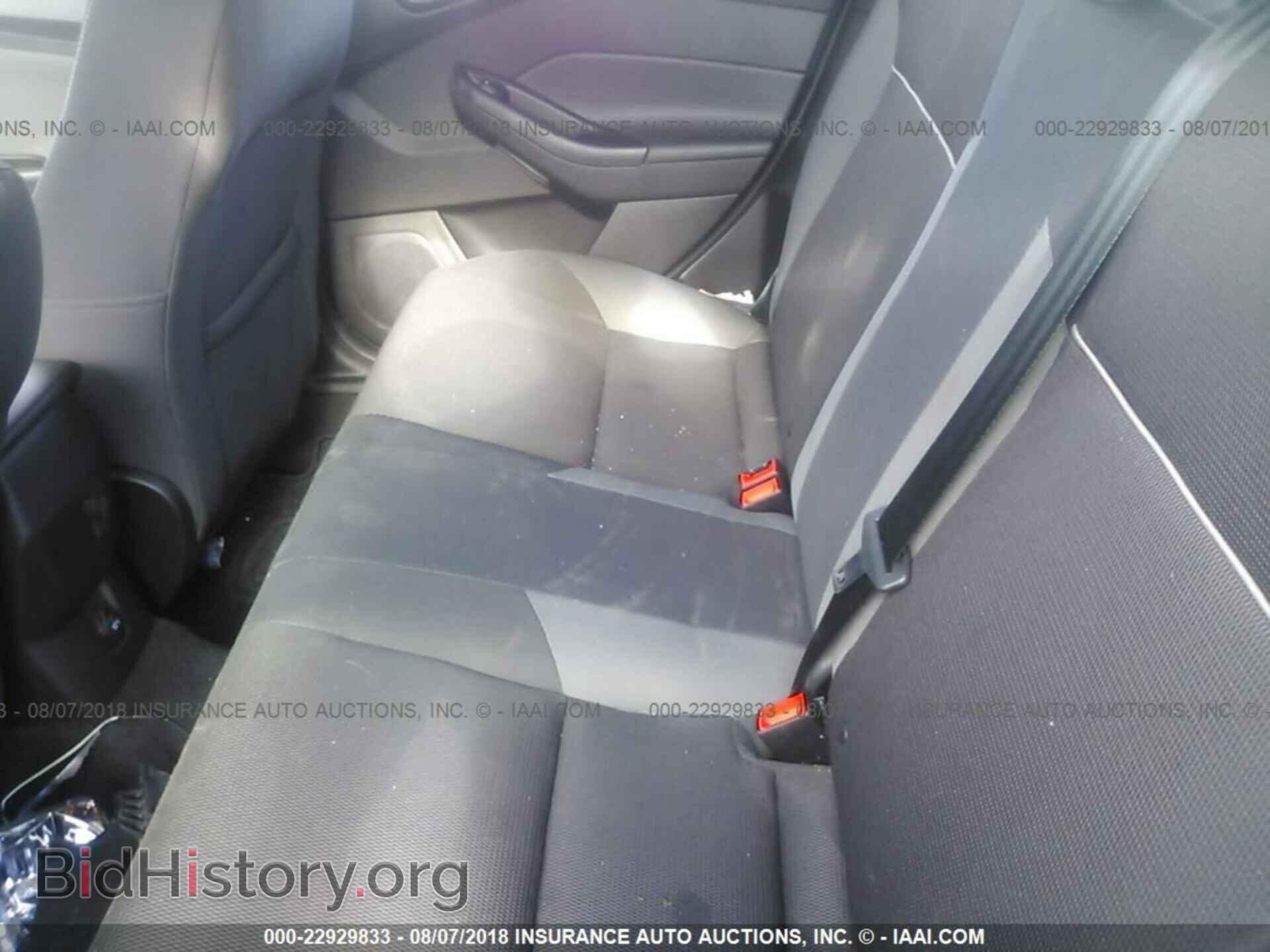 2014 Ford Focus - VIN: 1FADP3F22EL412066 - Photo 8