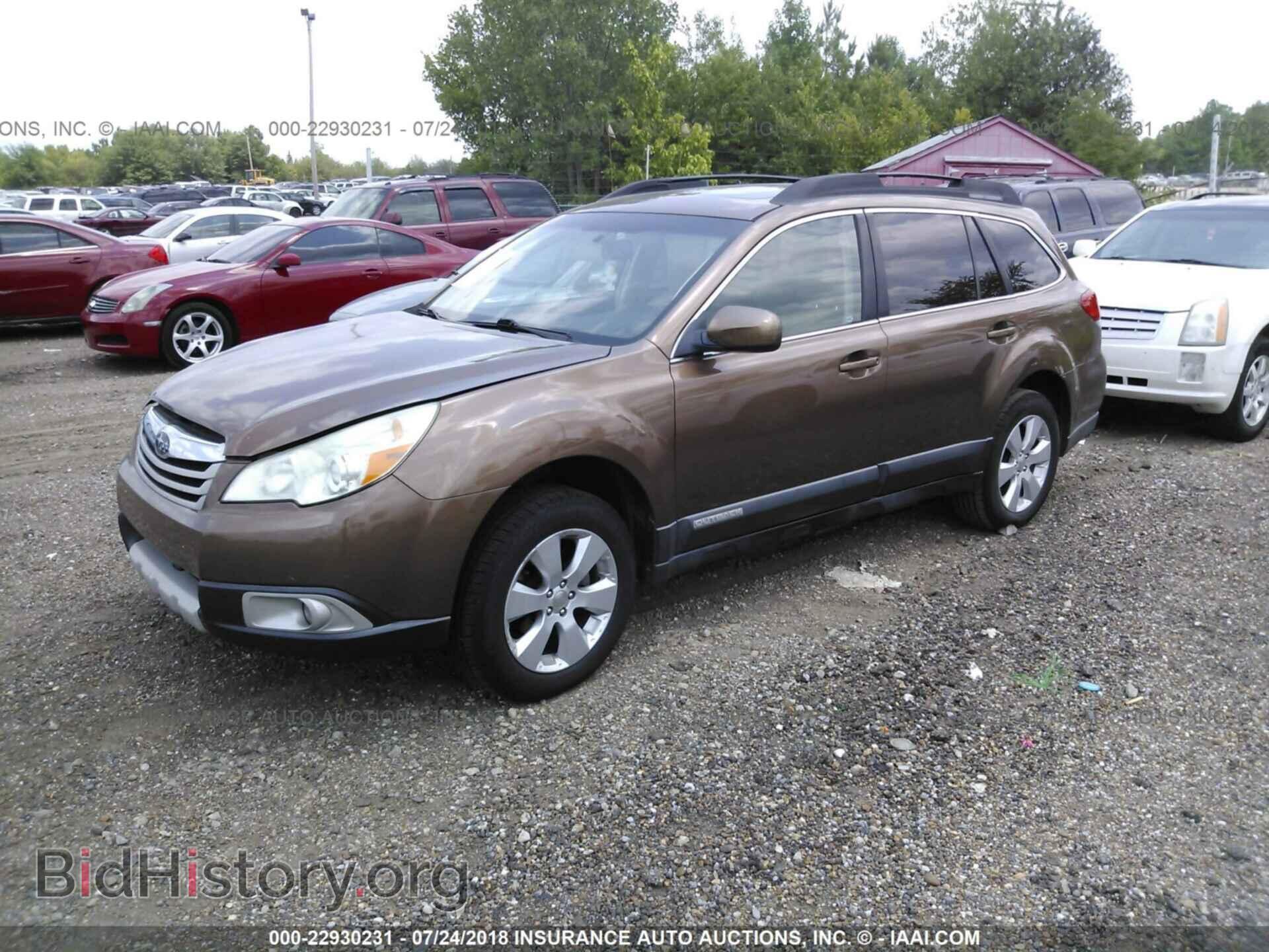 2011 Subaru Outback - VIN: 4S4BRCKC8B3389099 - Фото 2