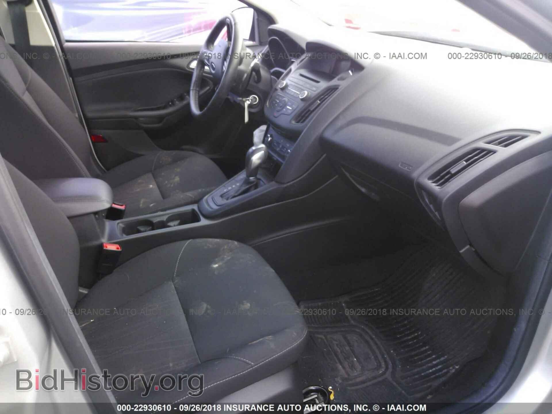 2016 Ford Focus - VIN: 1FADP3F29GL267997 - Photo 5