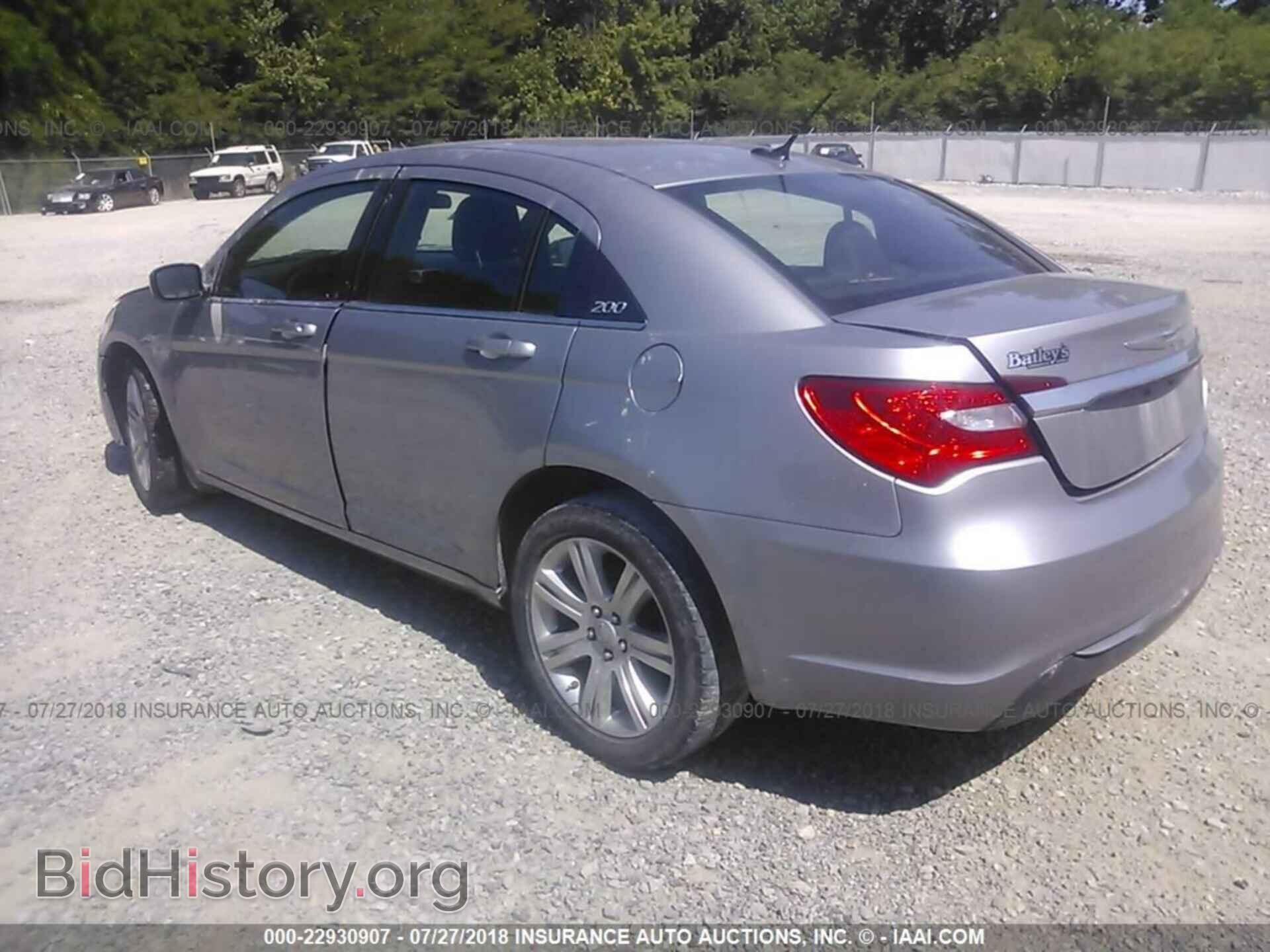 2013 Chrysler 200 - VIN: 1C3CCBAB3DN670493 - Фото 3