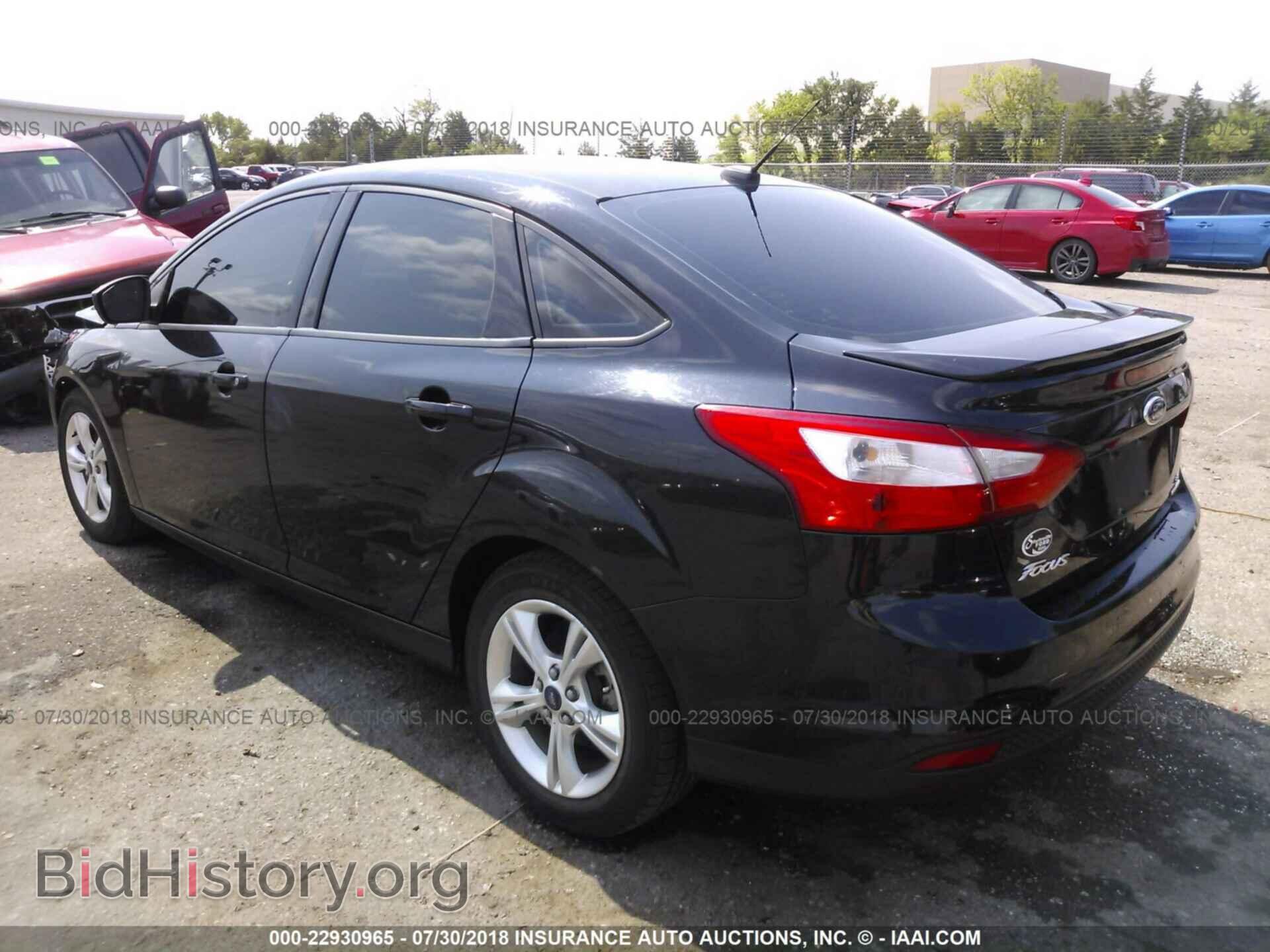 2012 Ford Focus - VIN: 1FAHP3F21CL476775 - Photo 3