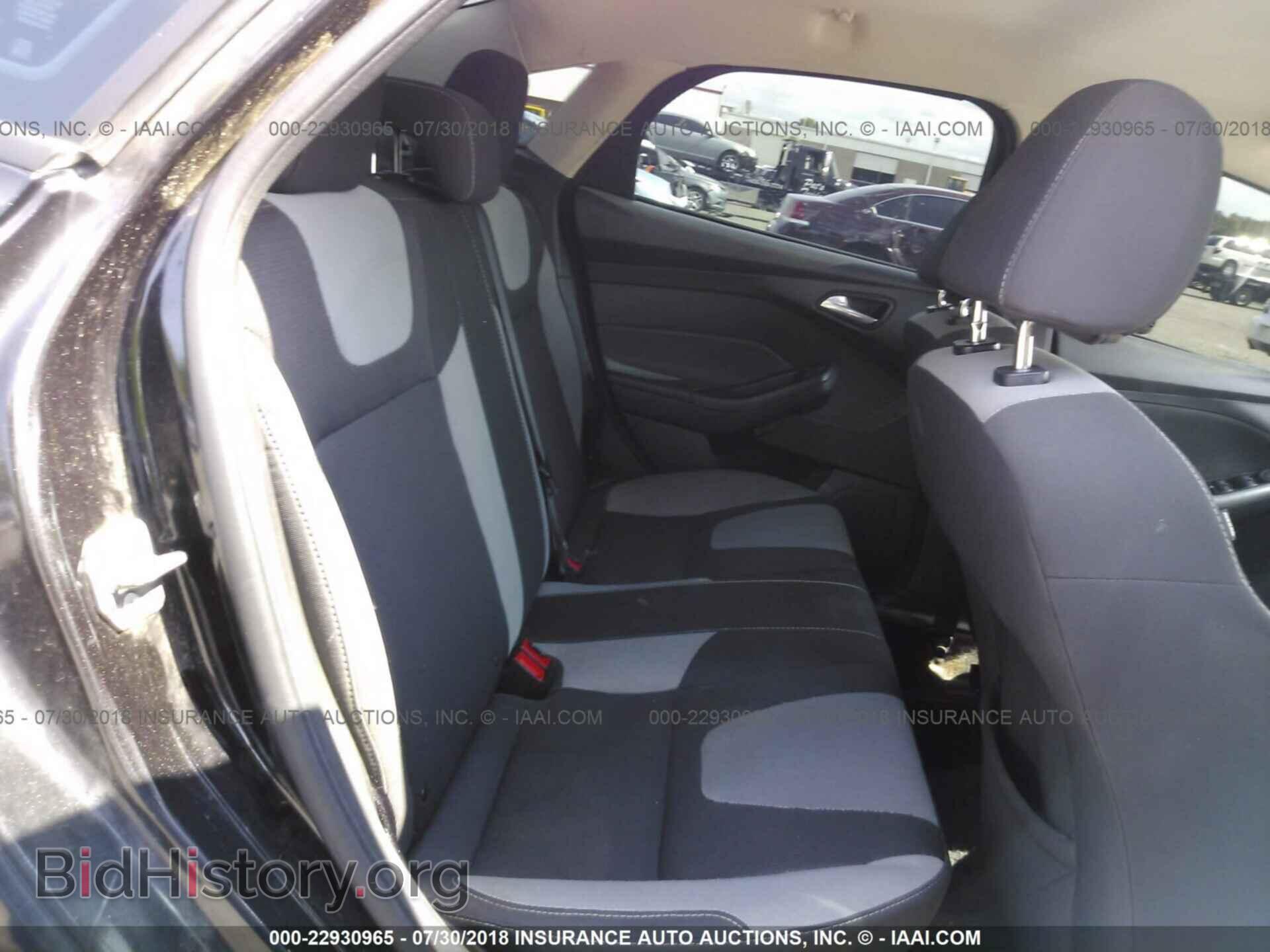2012 Ford Focus - VIN: 1FAHP3F21CL476775 - Photo 8