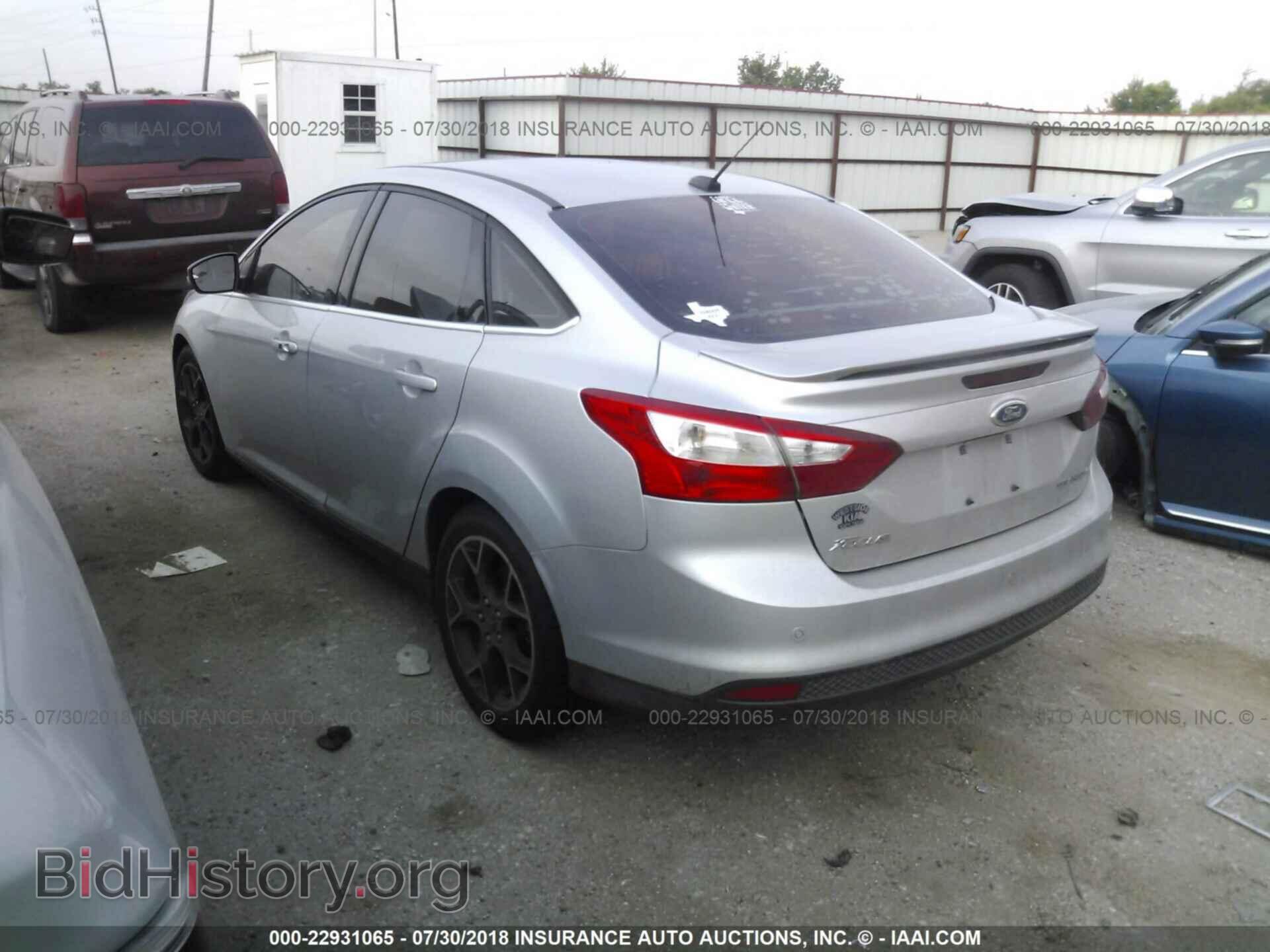 2012 Ford Focus - VIN: 1FAHP3J25CL304482 - Photo 3