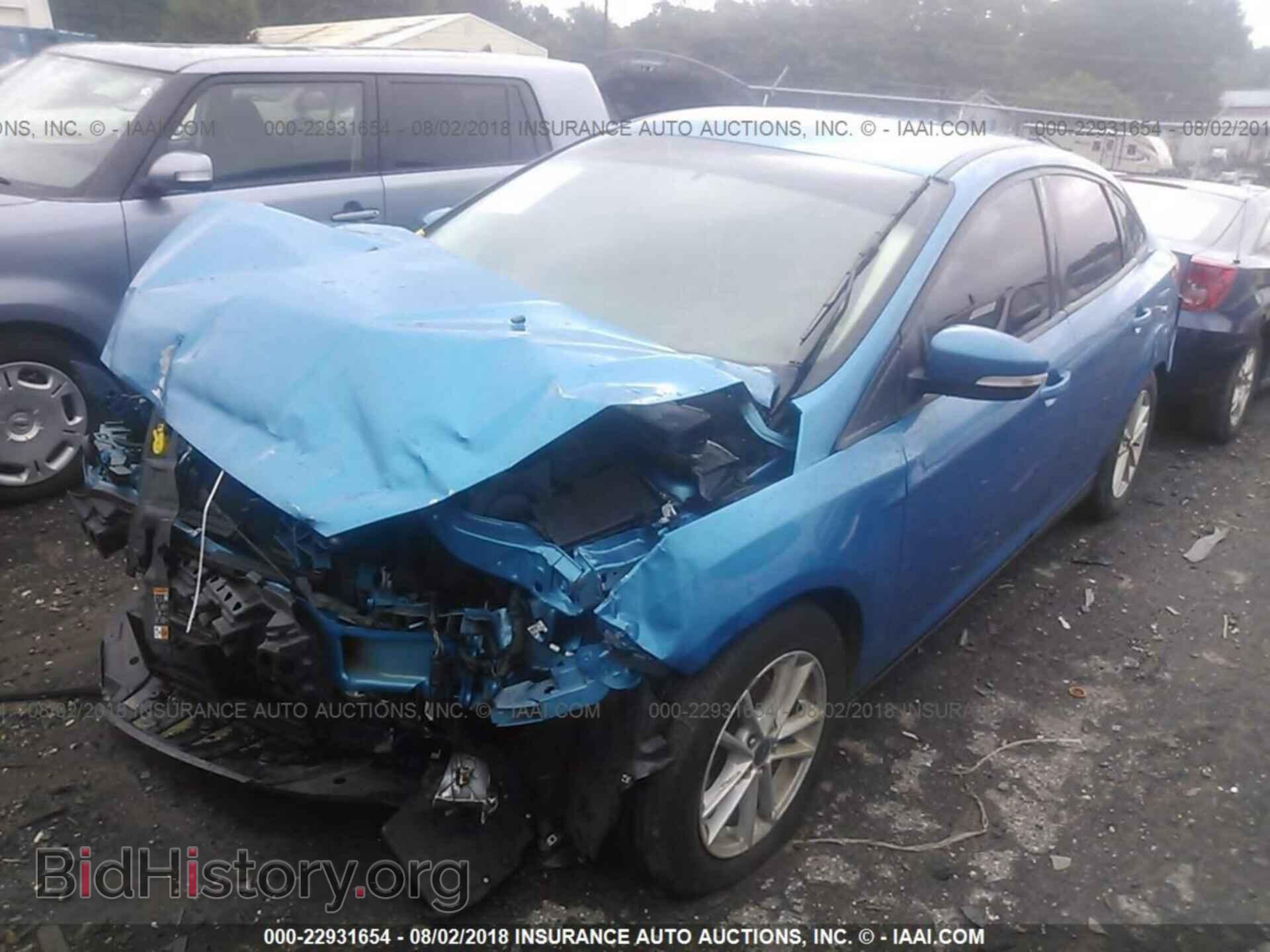 2017 Ford Focus - VIN: 1FADP3F29HL241207 - Photo 2