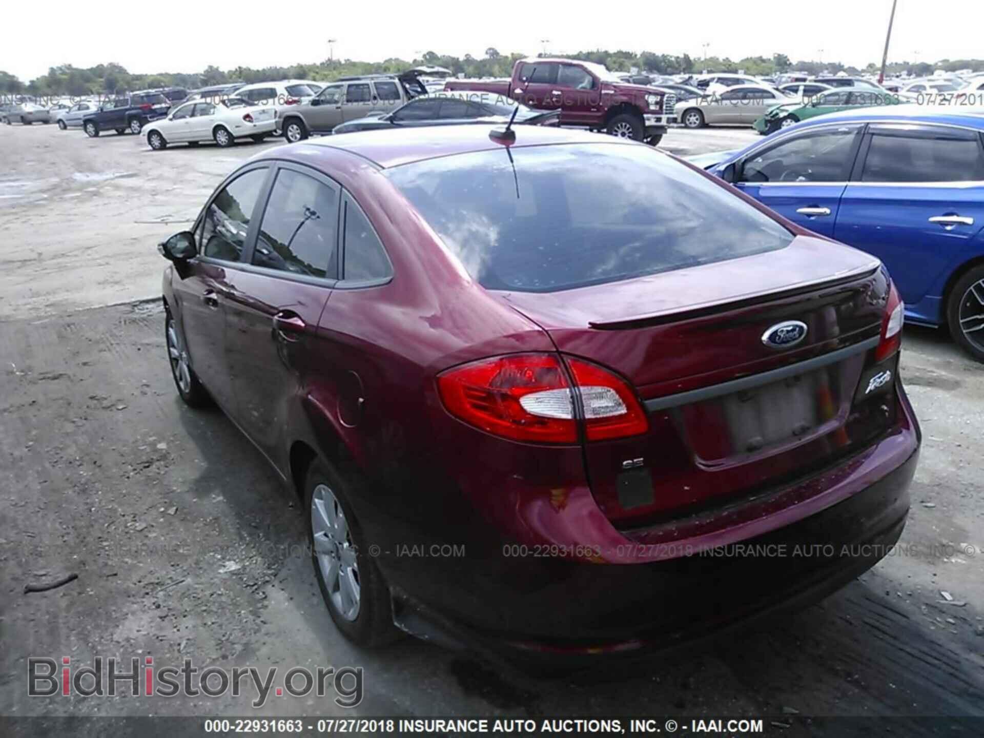 2013 Ford Fiesta - VIN: 3FADP4BJ8DM103458 - Фото 3