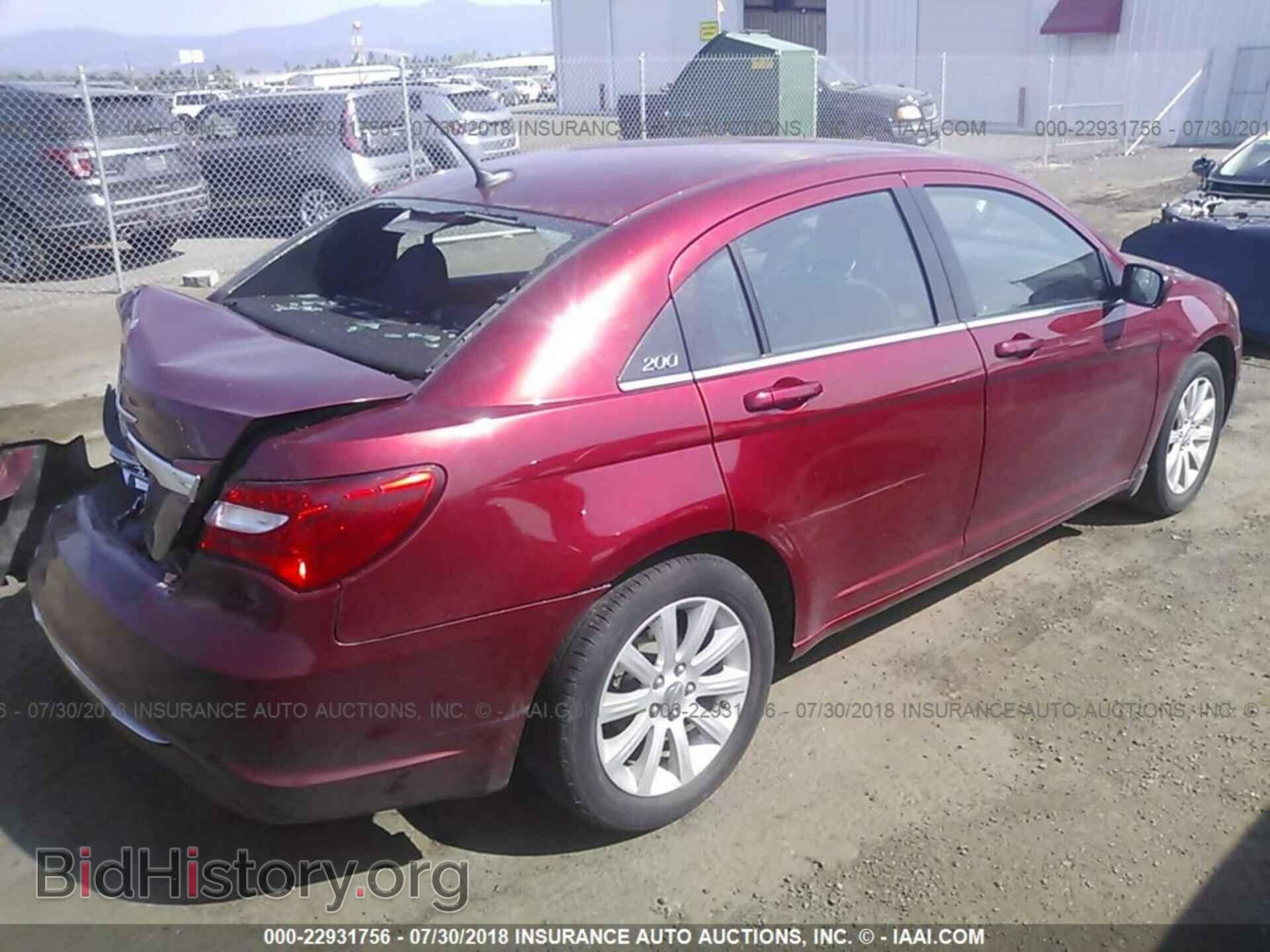 2014 Chrysler 200 - VIN: 1C3CCBBB9EN190751 - Photo 4