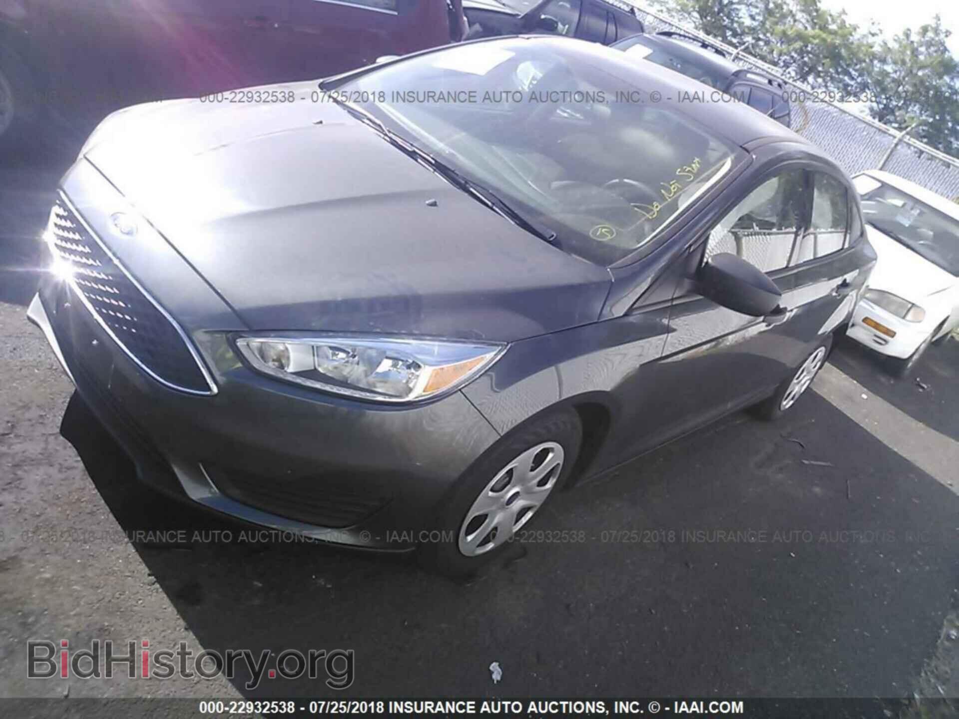 2018 Ford Focus - VIN: 1FADP3E25JL271540 - Фото 2