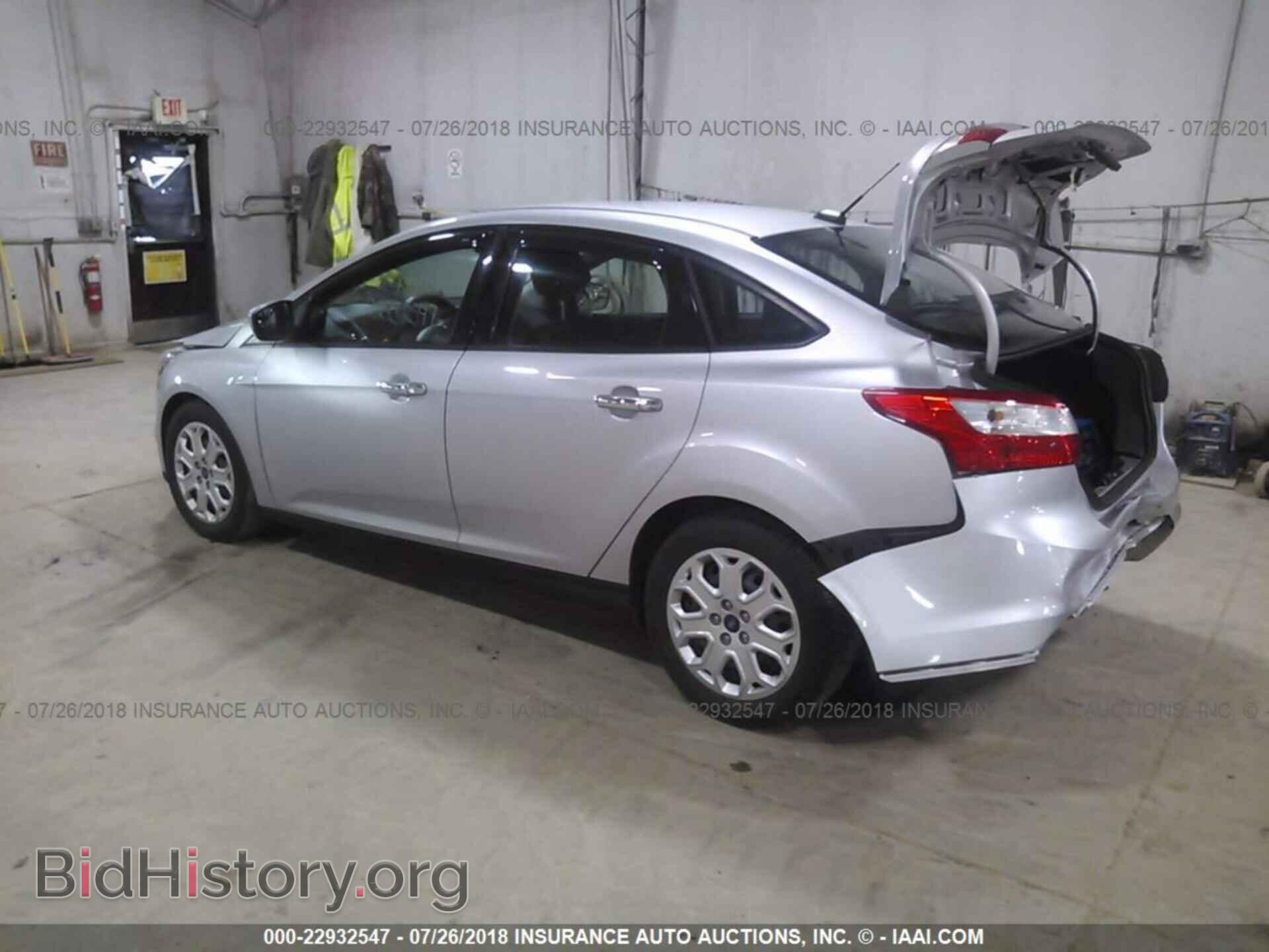 2012 Ford Focus - VIN: 1FAHP3F28CL195959 - Photo 3