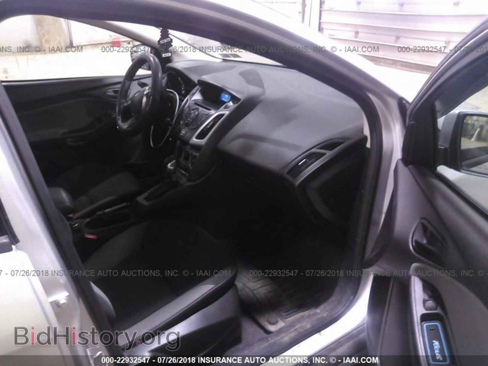 2012 Ford Focus - VIN: 1FAHP3F28CL195959 - Photo 5