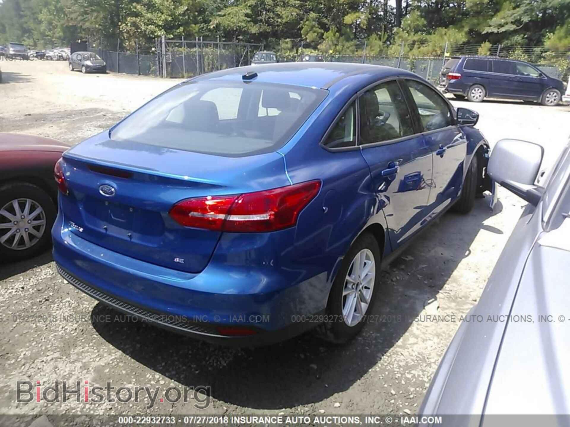 2018 Ford Focus - VIN: 1FADP3F24JL324355 - Фото 4