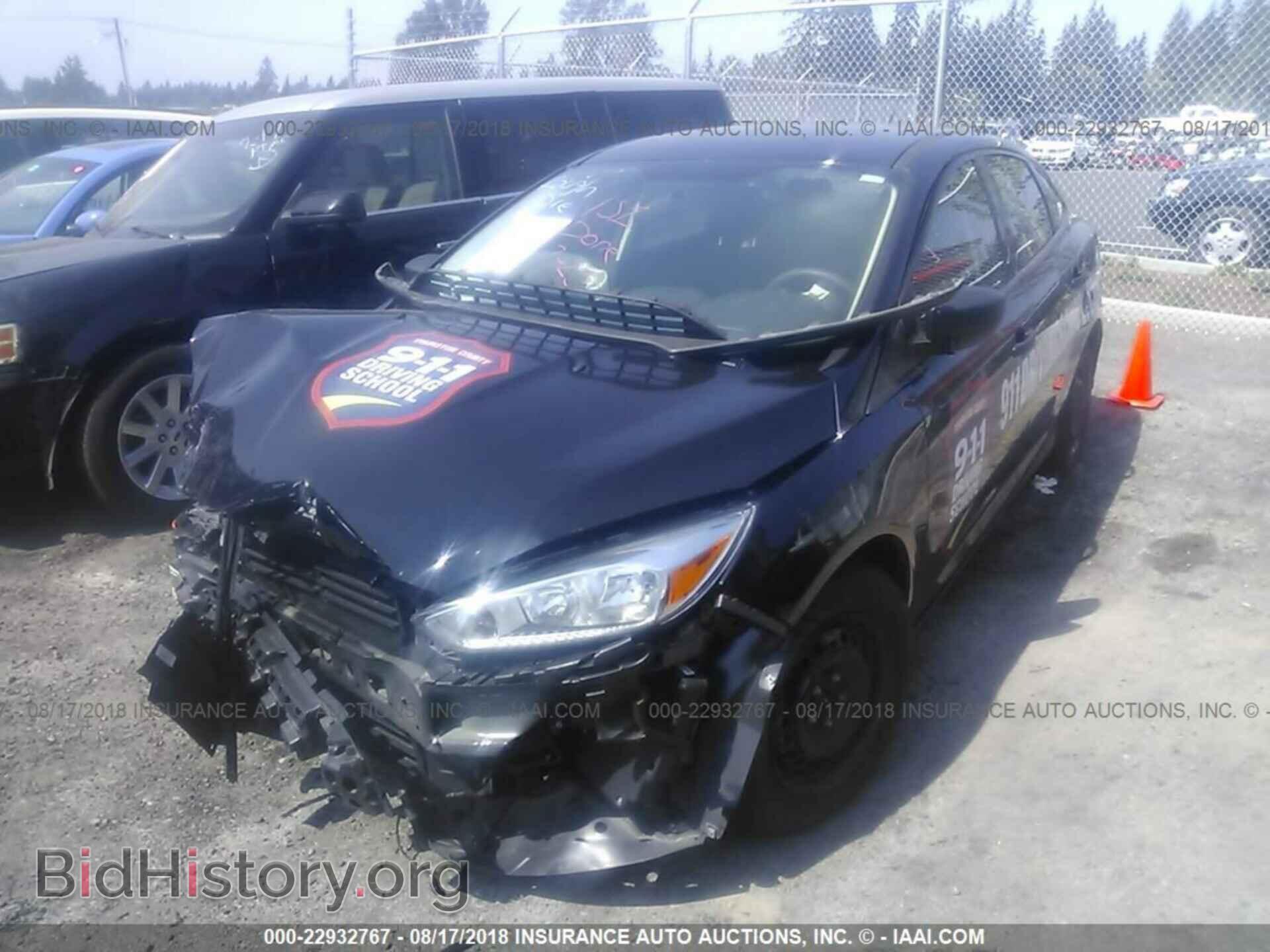 2017 Ford Focus - VIN: 1FADP3E22HL277936 - Photo 2