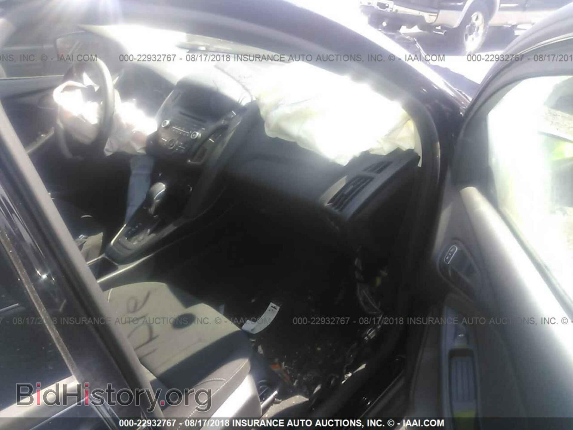 2017 Ford Focus - VIN: 1FADP3E22HL277936 - Photo 5
