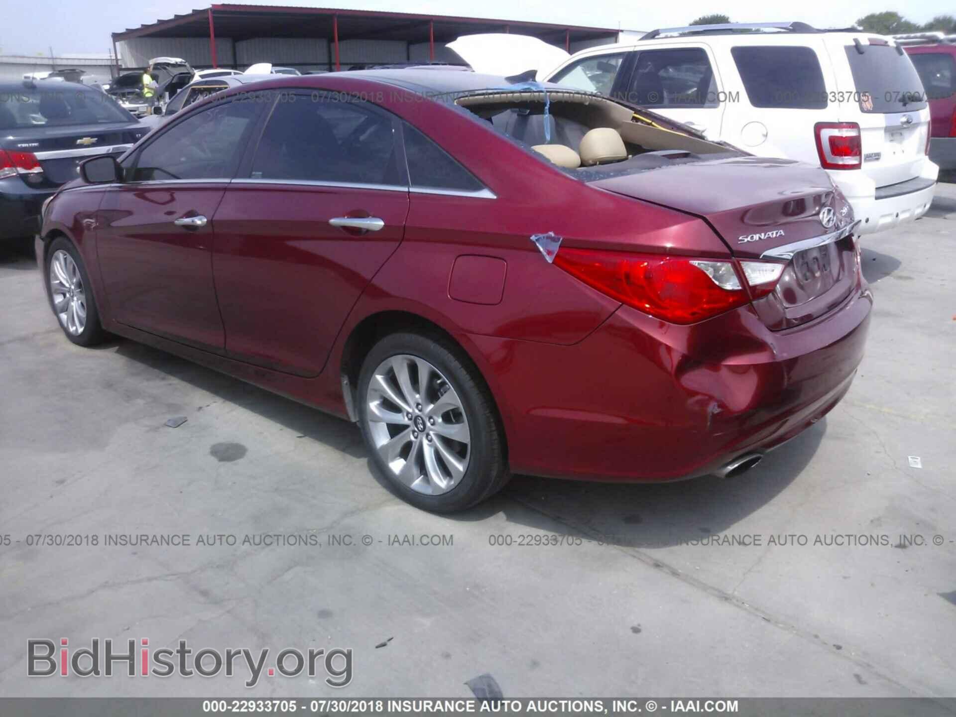 2012 Hyundai Sonata - VIN: 5NPEC4AB2CH448557 - Photo 3