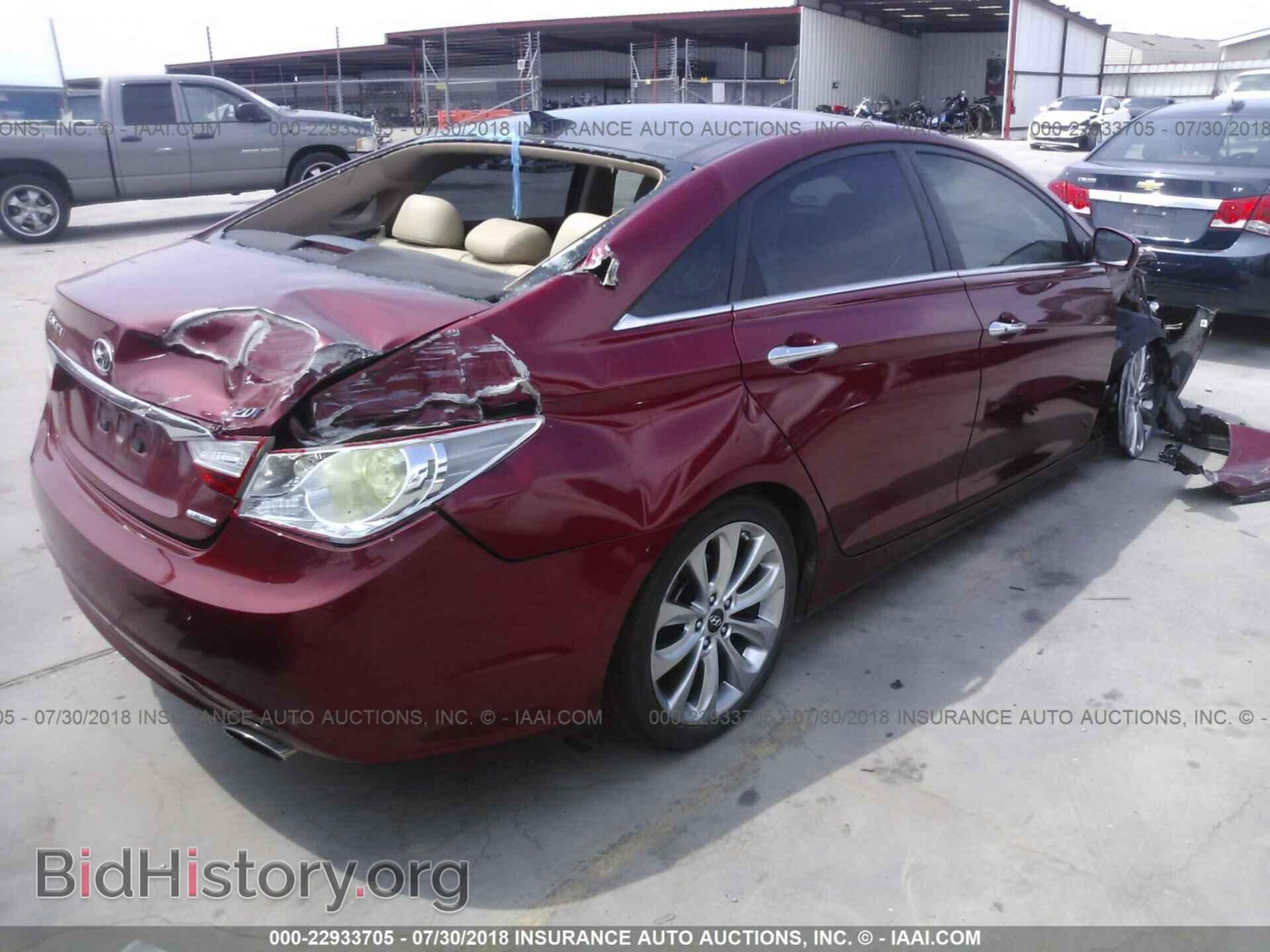 2012 Hyundai Sonata - VIN: 5NPEC4AB2CH448557 - Photo 4