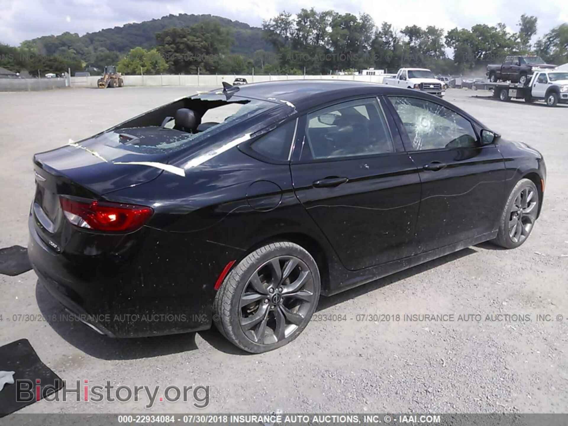 2016 Chrysler 200 - VIN: 1C3CCCDG8GN148069 - Photo 4