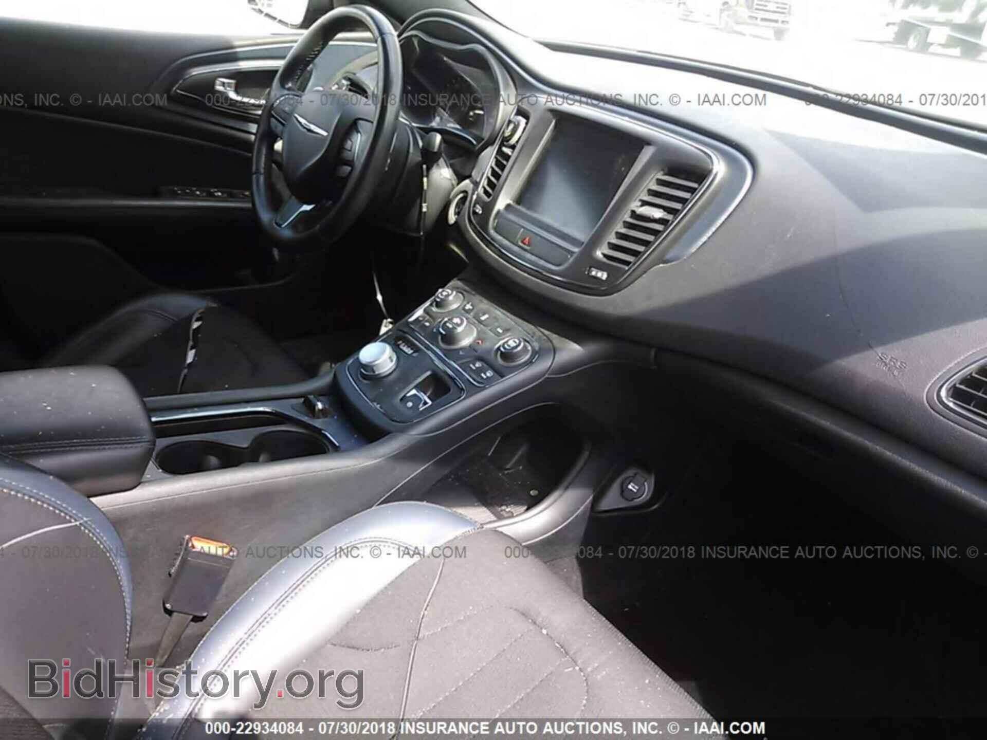 2016 Chrysler 200 - VIN: 1C3CCCDG8GN148069 - Photo 5
