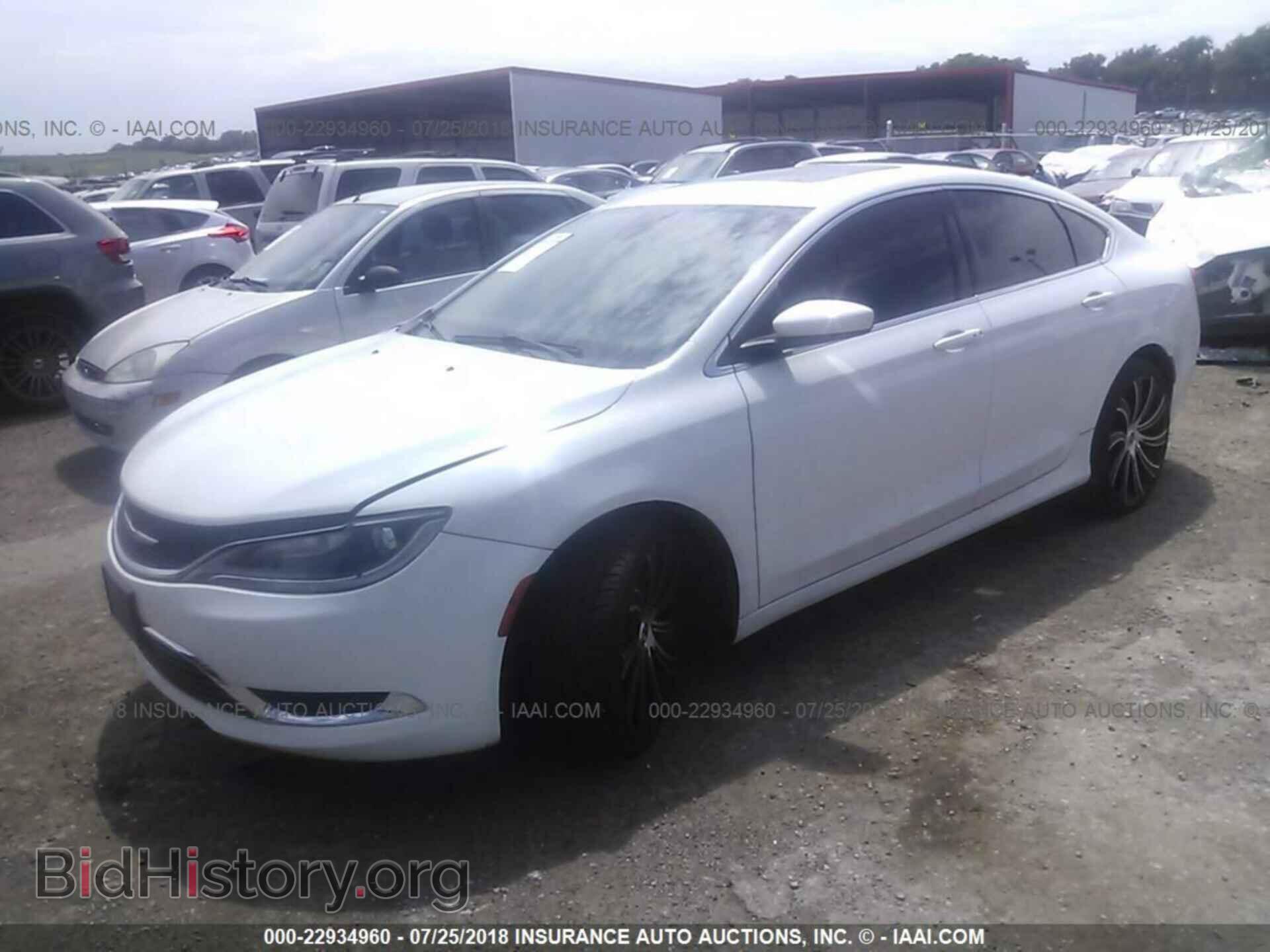 2015 Chrysler 200 - VIN: 1C3CCCAB8FN637420 - Photo 2