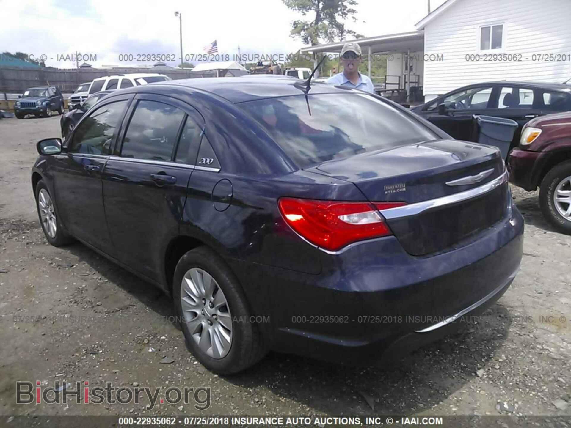 2014 Chrysler 200 - VIN: 1C3CCBAB2EN141182 - Photo 3