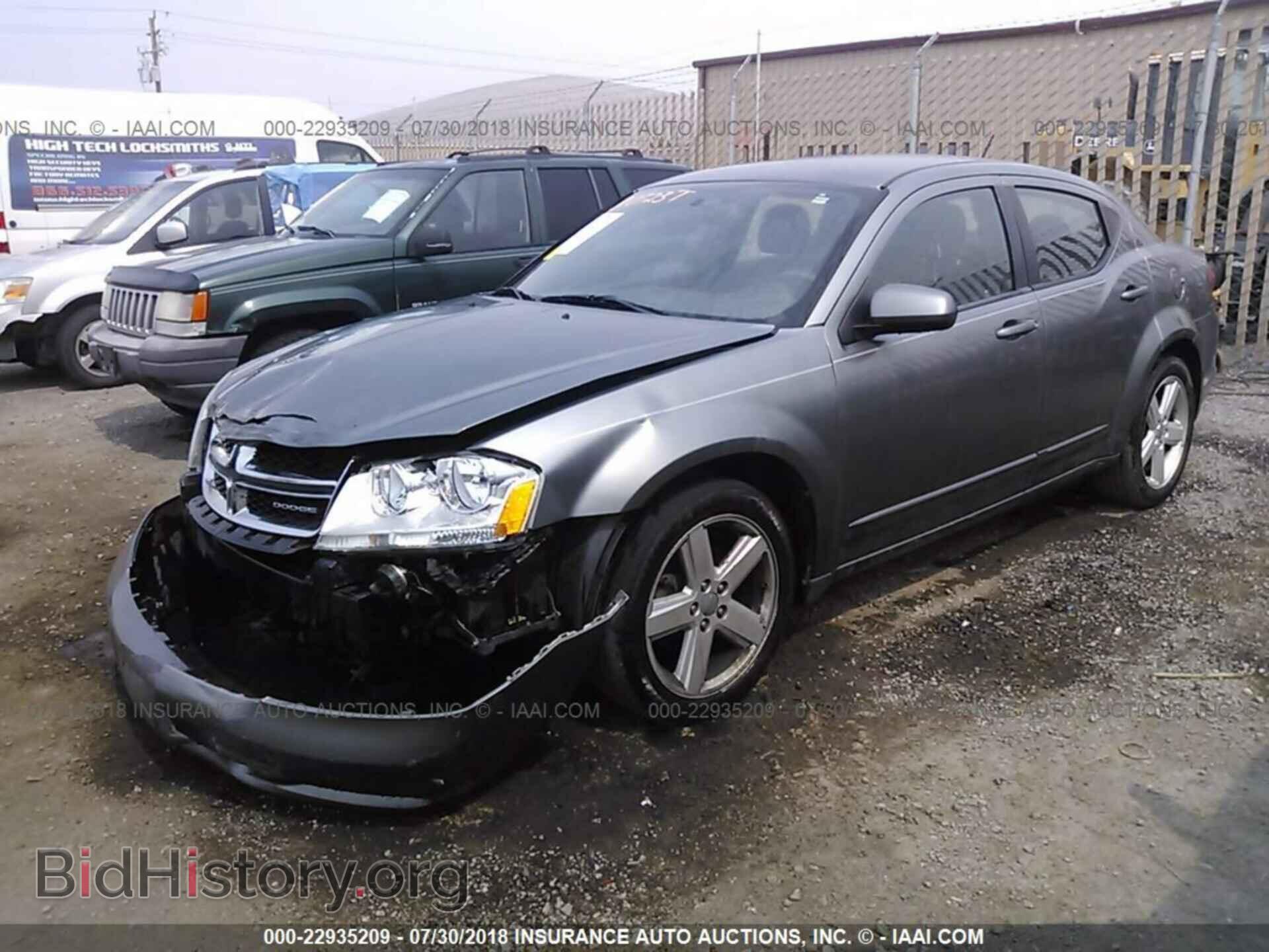 2011 Dodge Avenger - VIN: 1B3BD1FB8BN589043 - Фото 2