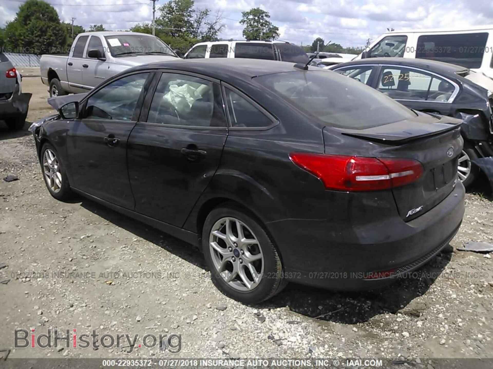 2015 Ford Focus - VIN: 1FADP3F25FL373121 - Фото 3