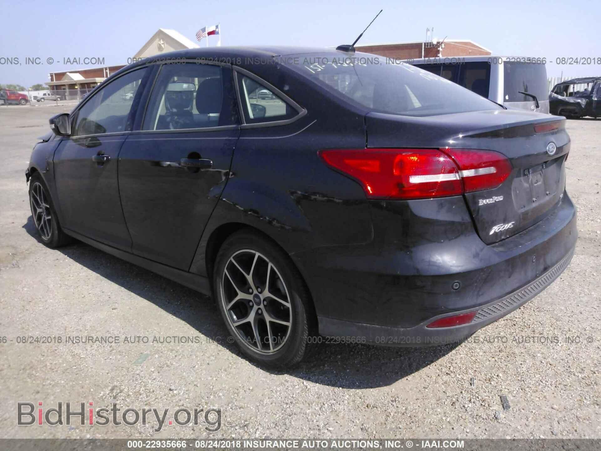 2017 Ford Focus - VIN: 1FADP3H2XHL283768 - Фото 3