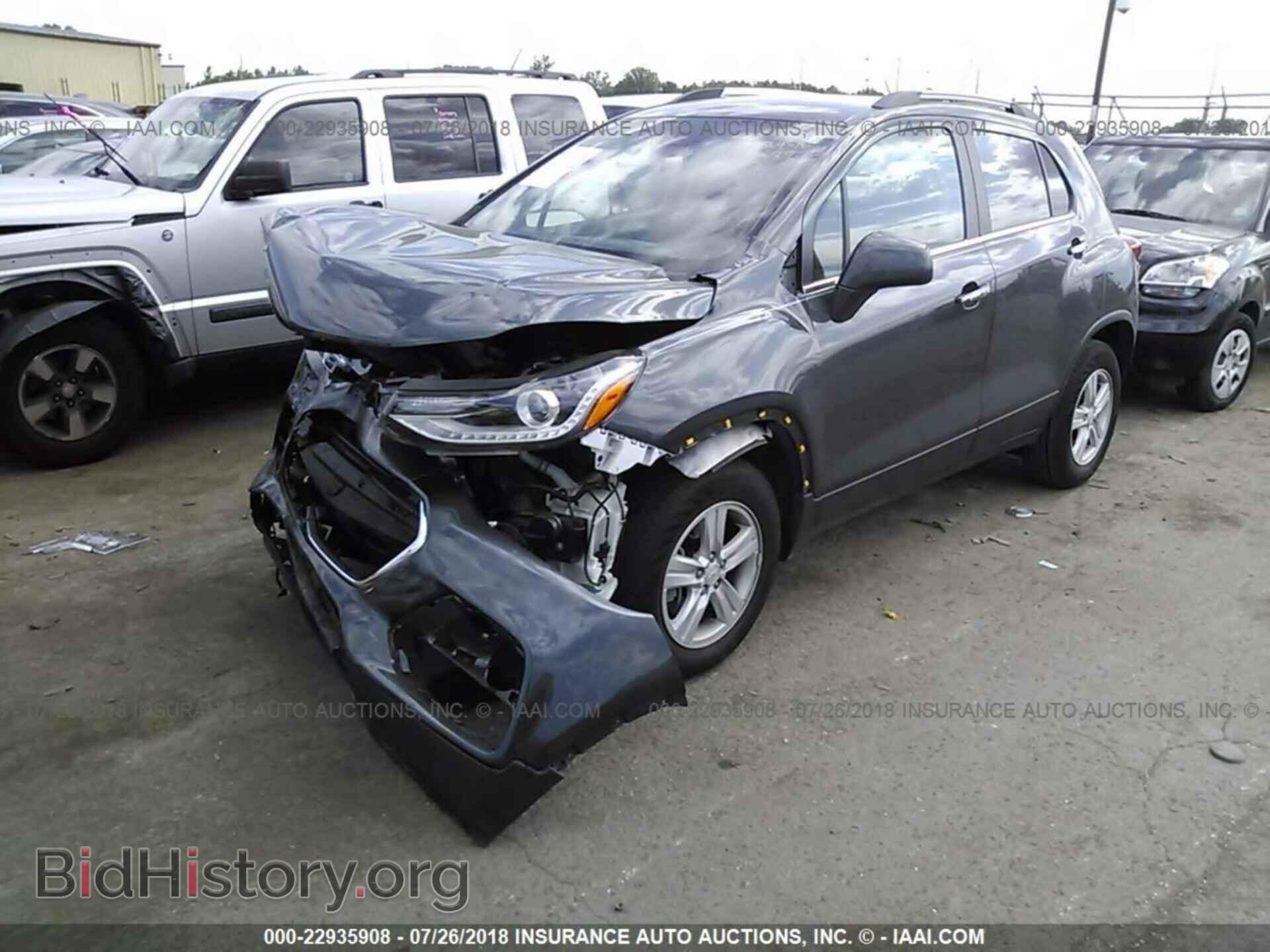 2017 Chevrolet Trax - VIN: KL7CJPSB7HB106637 - Фото 2