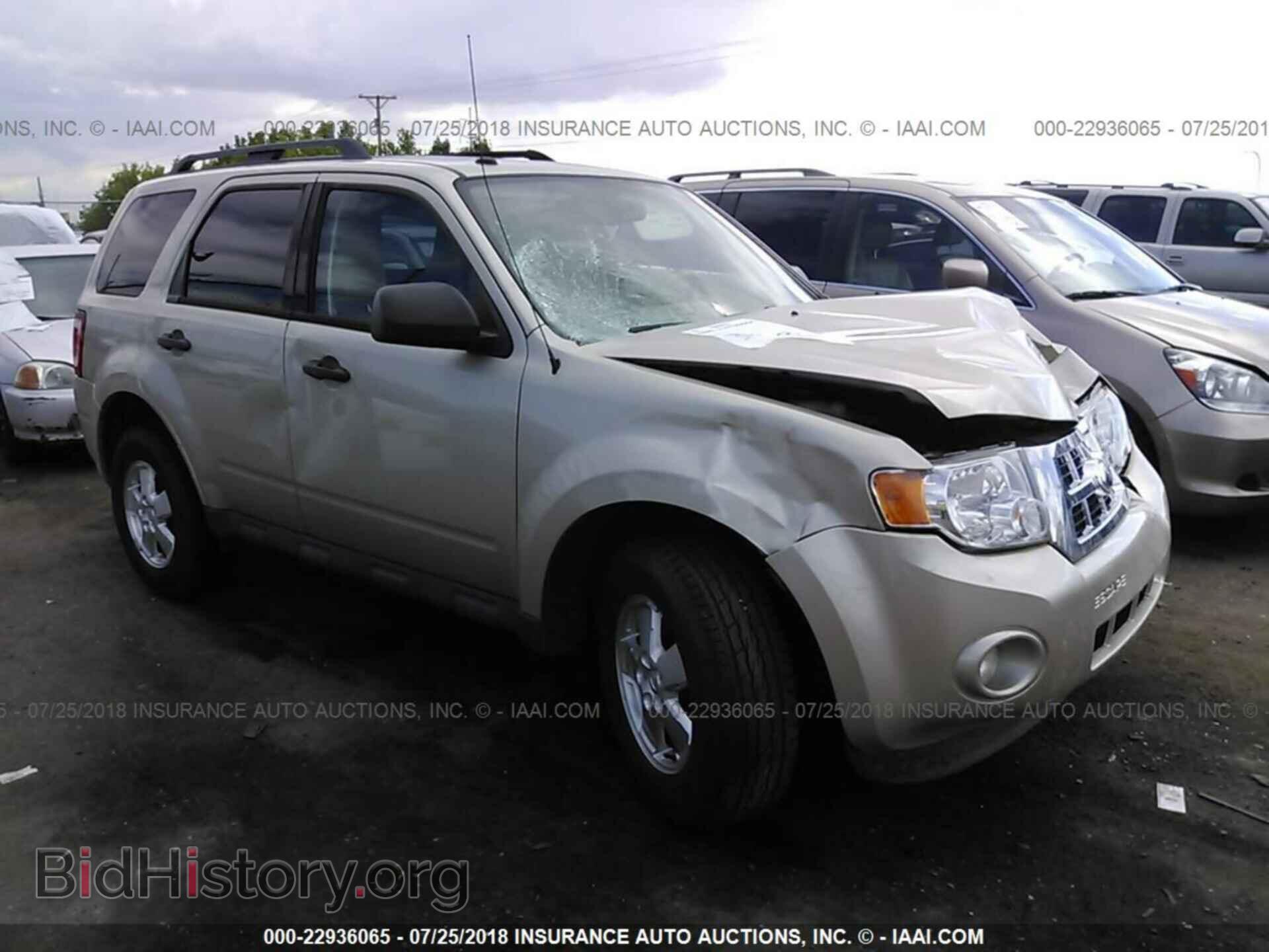 Photo 1FMCU0DG2CKB18094 - Ford Escape 2012