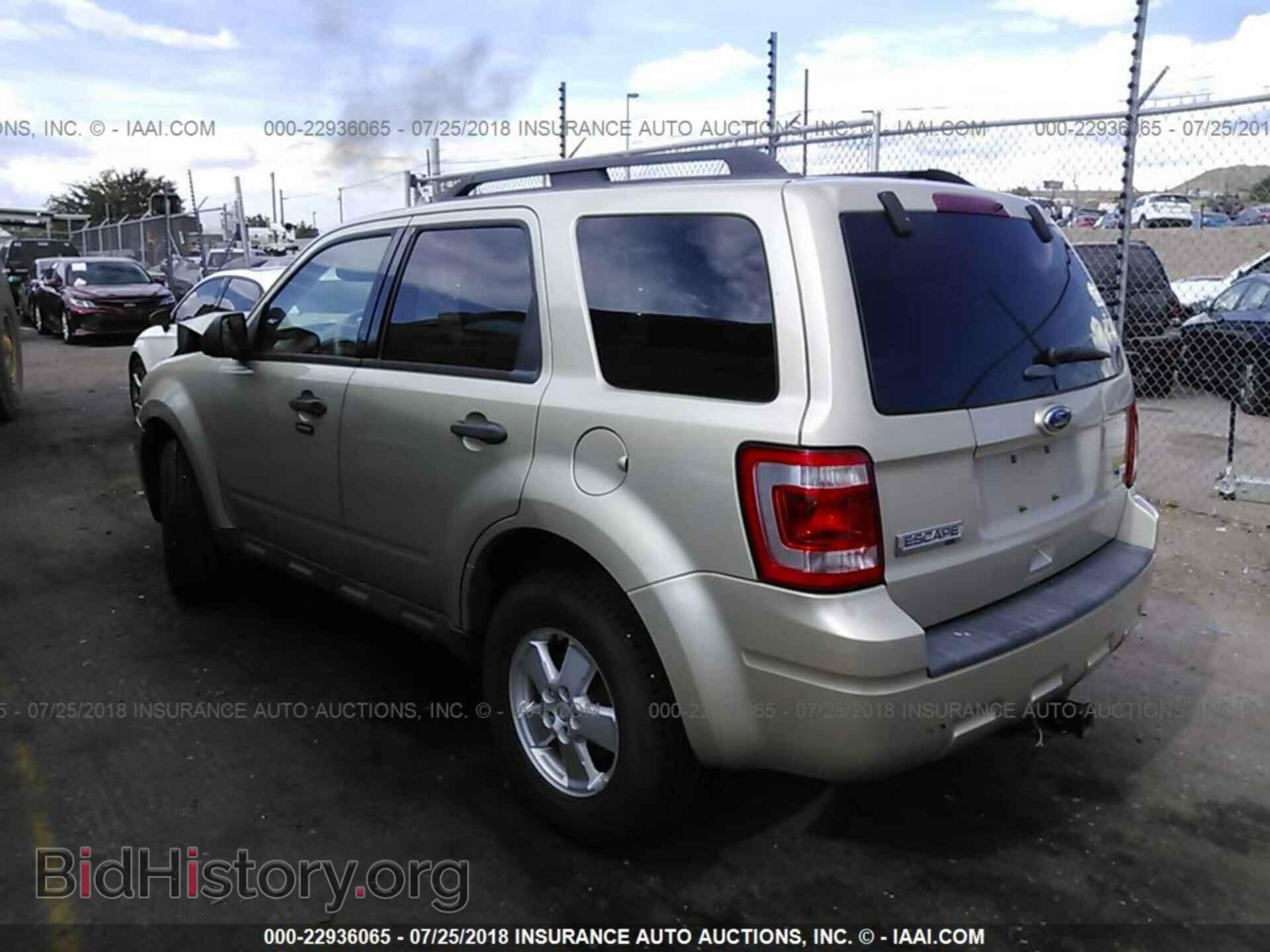 2012 Ford Escape - VIN: 1FMCU0DG2CKB18094 - Photo 3