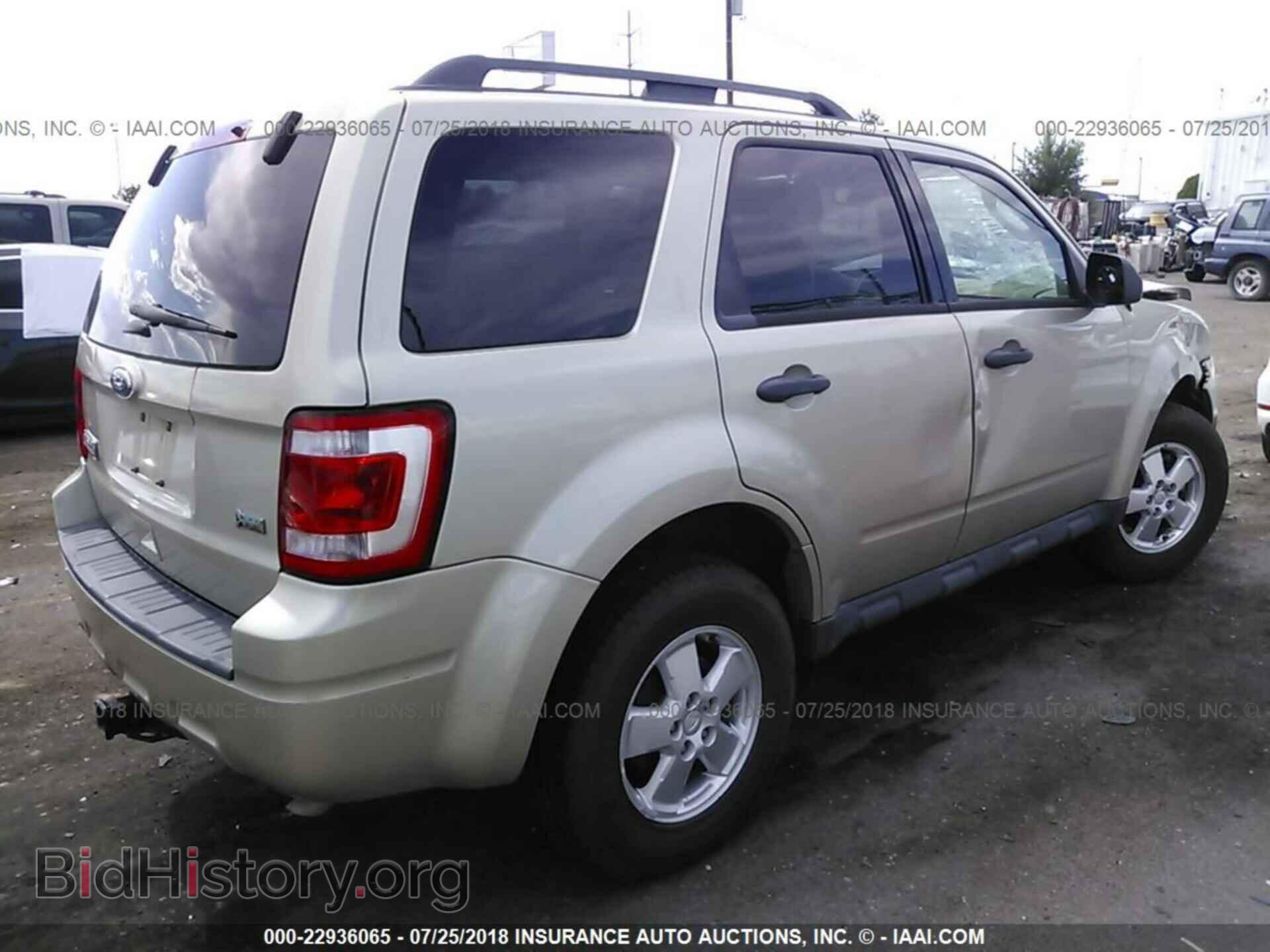 2012 Ford Escape - VIN: 1FMCU0DG2CKB18094 - Photo 4