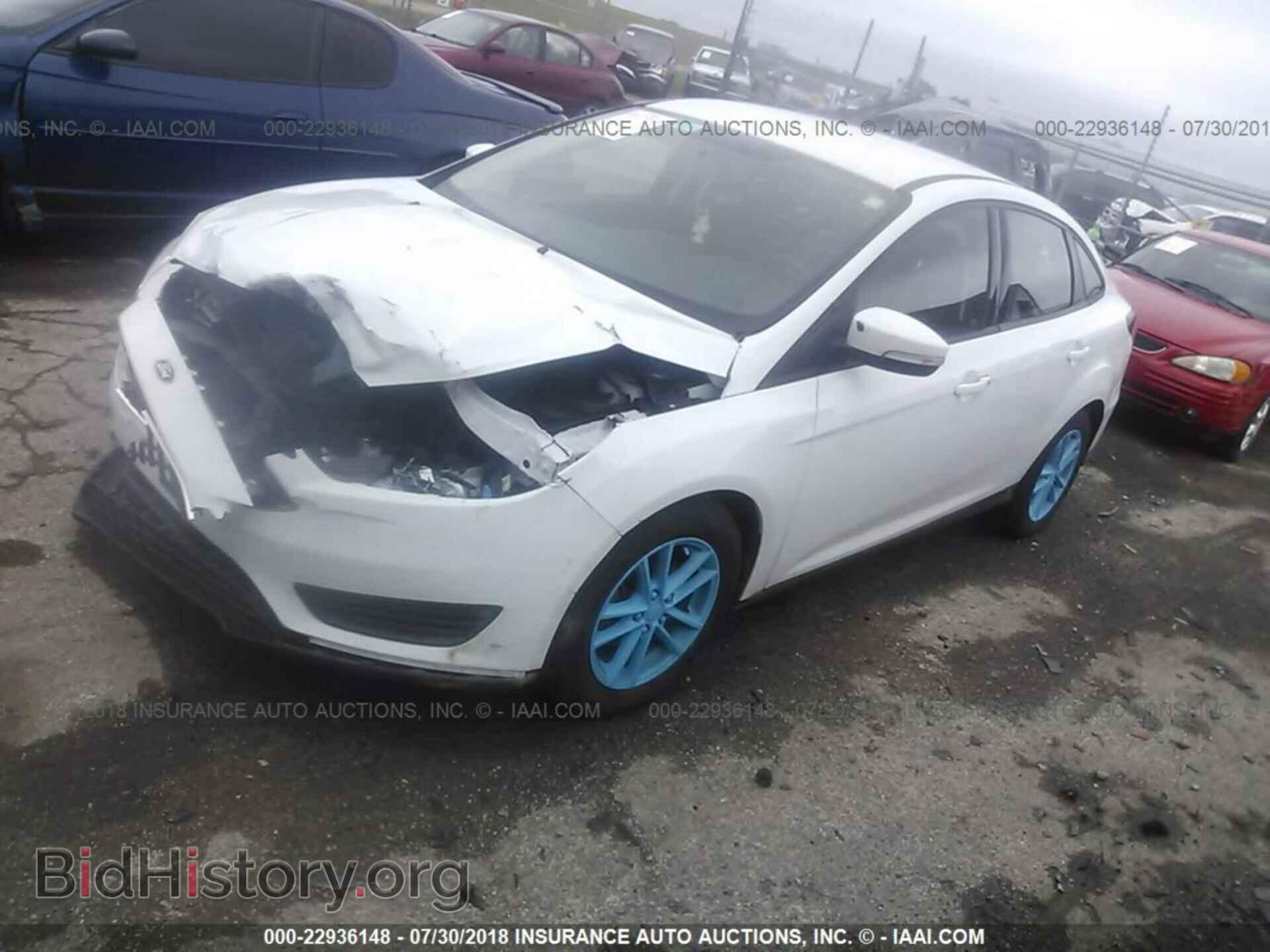 2017 Ford Focus - VIN: 1FADP3F20HL346671 - Photo 2
