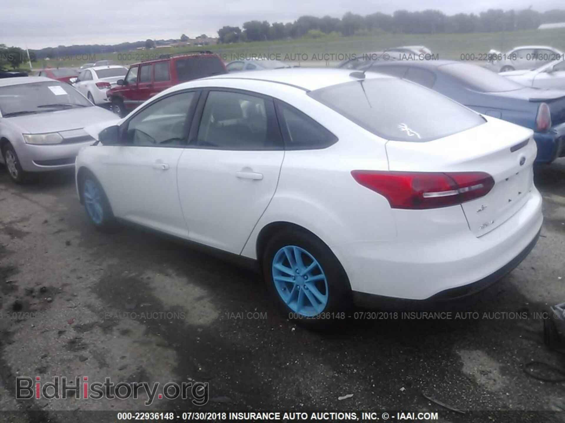 2017 Ford Focus - VIN: 1FADP3F20HL346671 - Photo 3