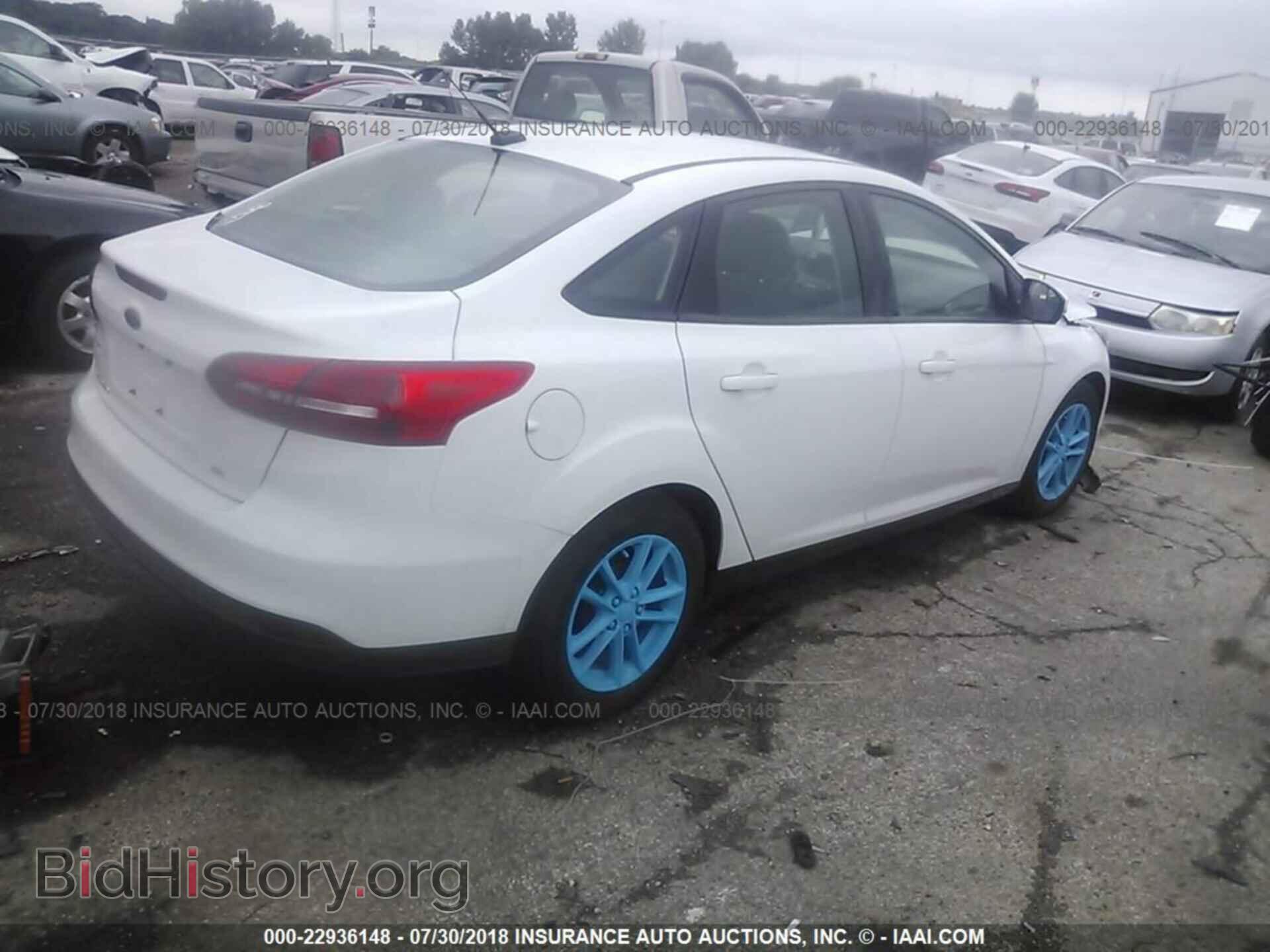 2017 Ford Focus - VIN: 1FADP3F20HL346671 - Photo 4