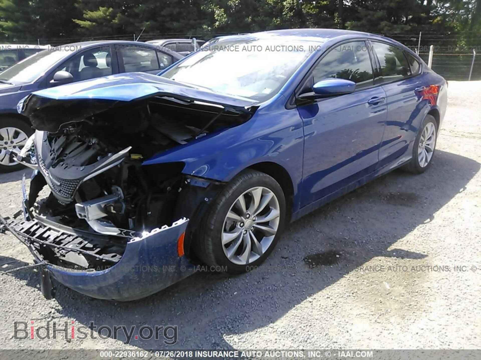2015 Chrysler 200 - VIN: 1C3CCCBB8FN677561 - Photo 2