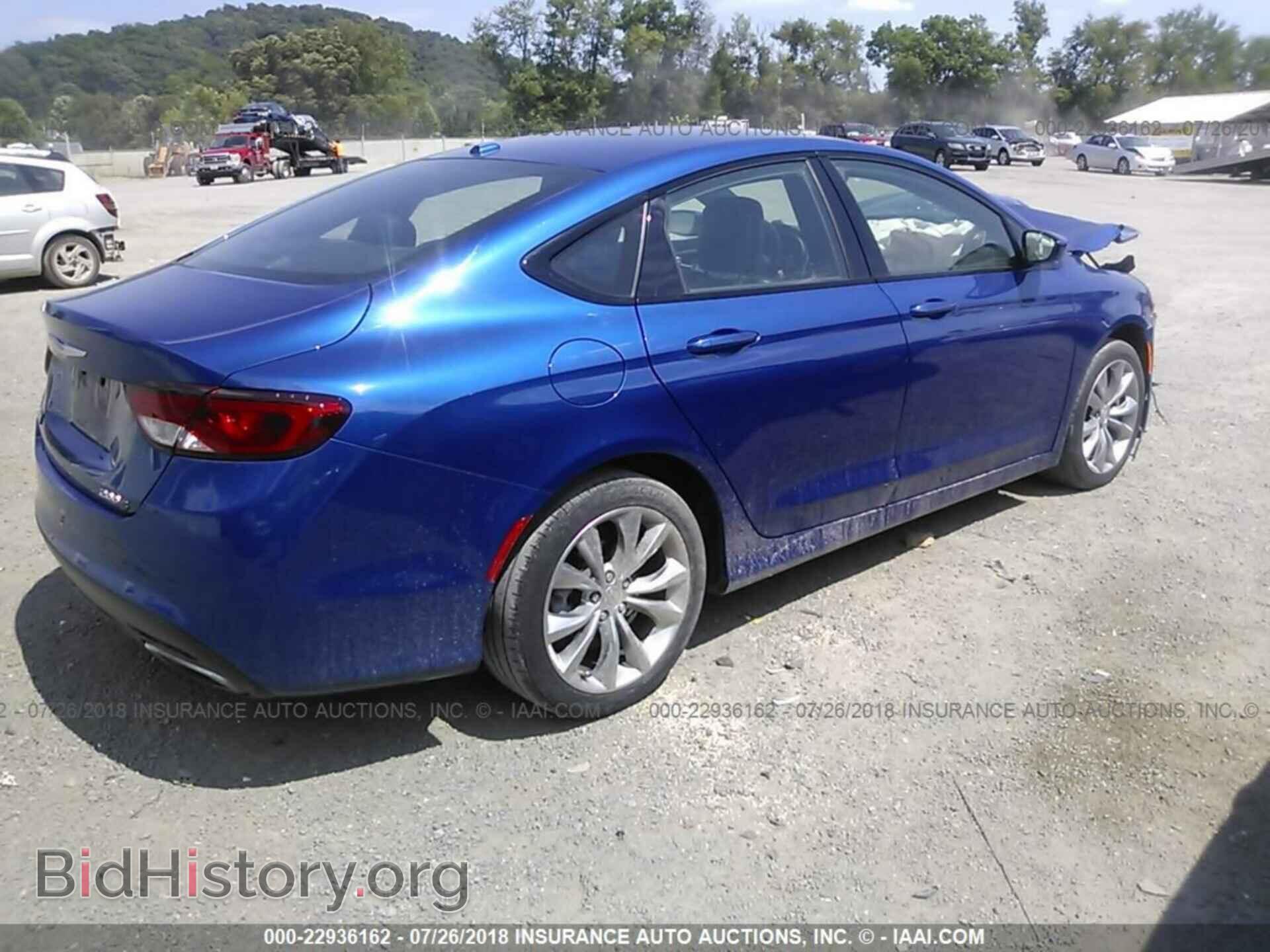 2015 Chrysler 200 - VIN: 1C3CCCBB8FN677561 - Photo 4