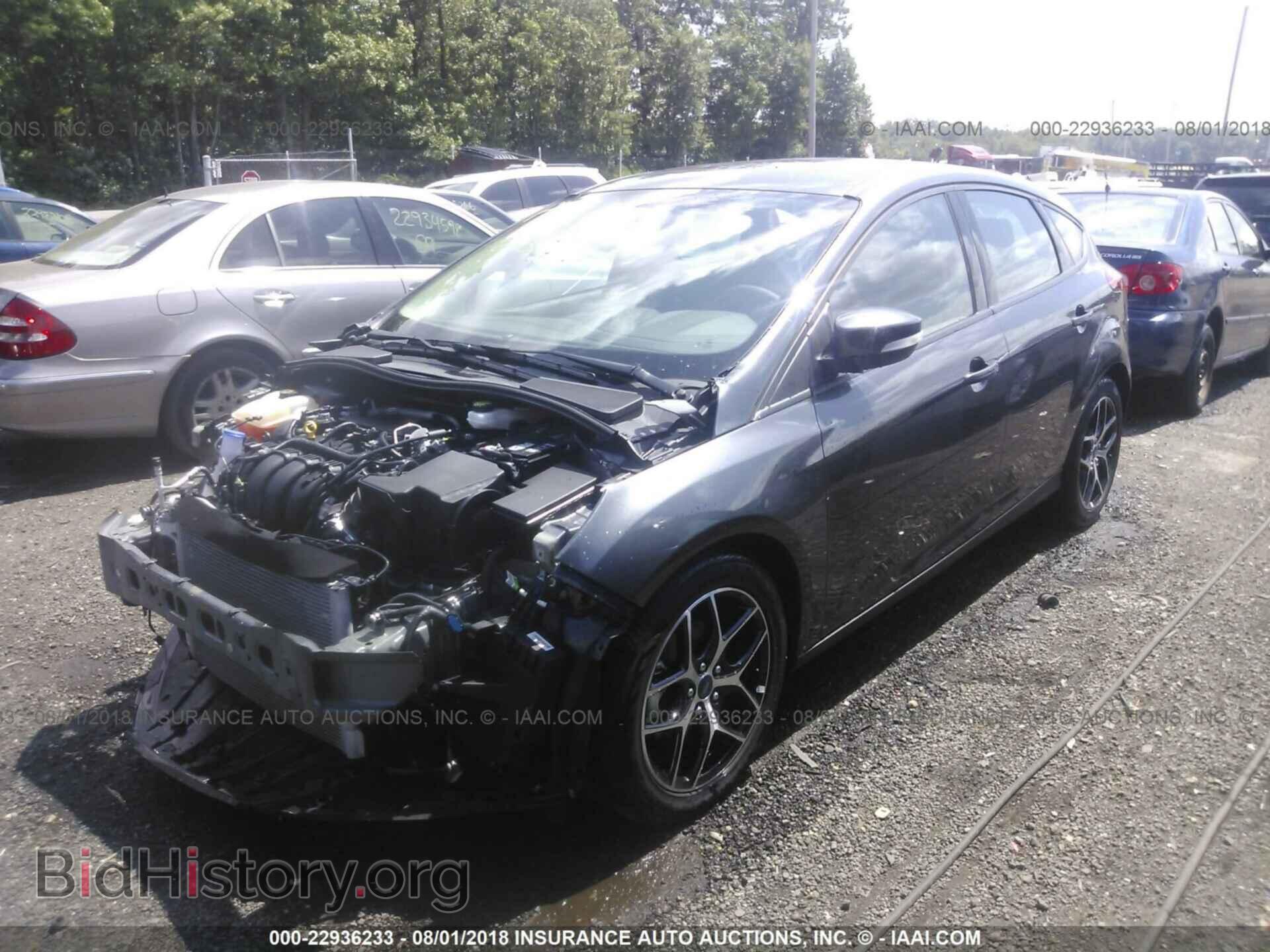 2018 Ford Focus - VIN: 1FADP3M20JL202109 - Фото 2