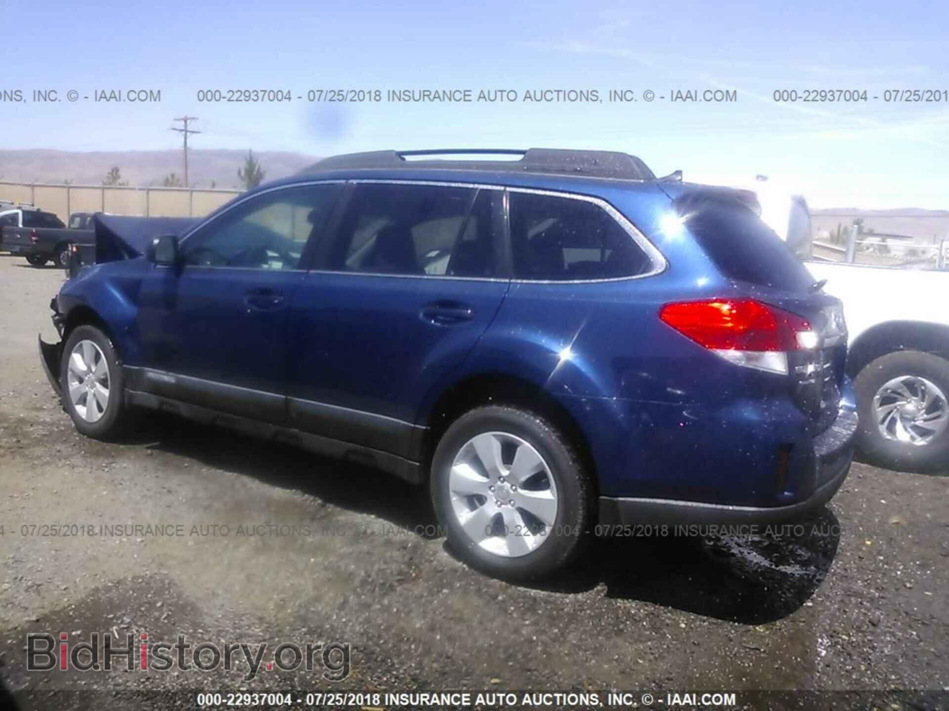 2011 Subaru Outback - VIN: 4S4BRBHC2B3340871 - Фото 3